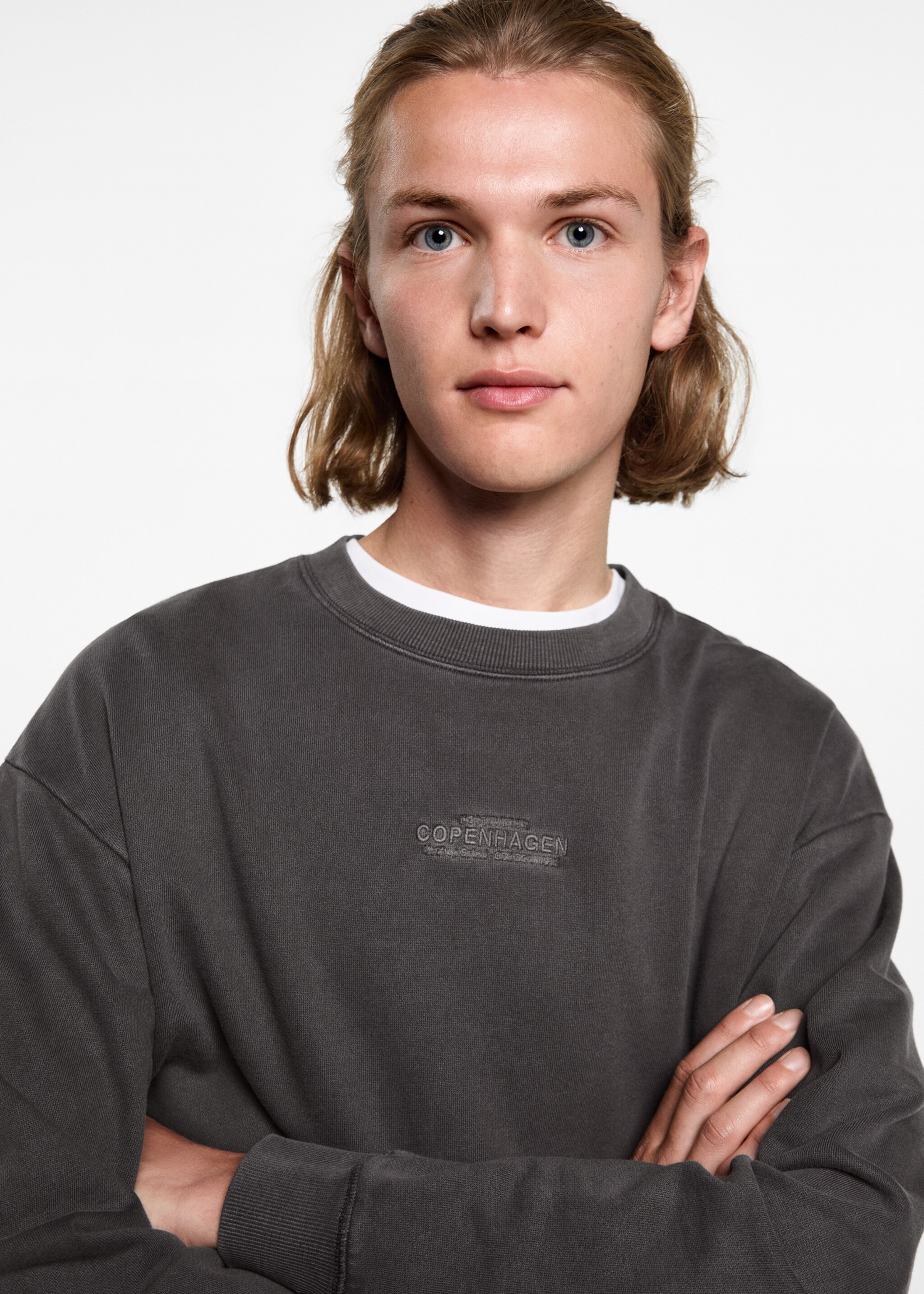 Embroidered detail cotton sweatshirt - Details of the article 1, Charcoal. Ref: 77046350-00.
