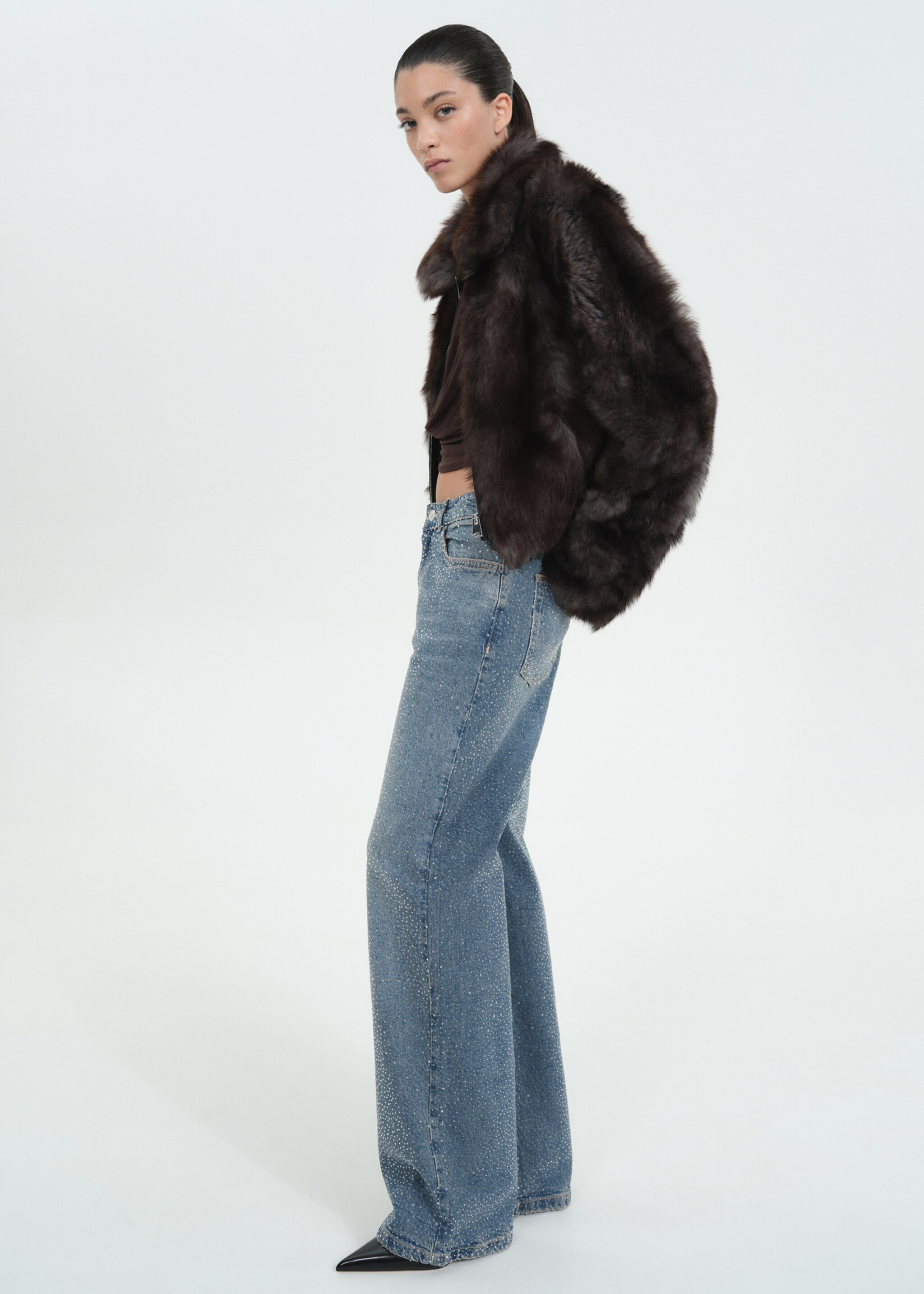 Gerade Strass-Jeans - Detail des Artikels 2, Mittelblau. Ref: 77046355-00.