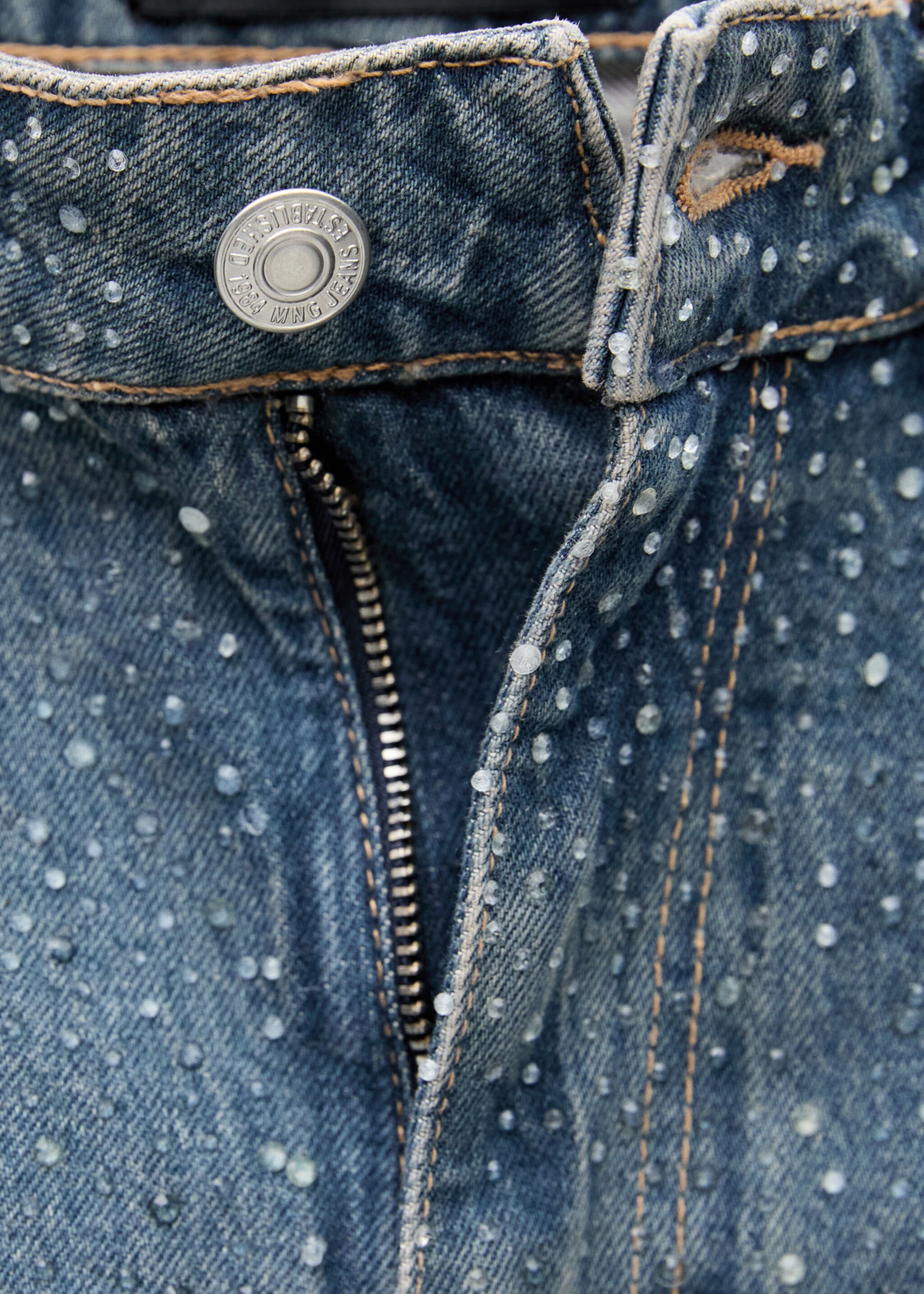Gerade Strass-Jeans - Detail des Artikels 8, Mittelblau. Ref: 77046355-00.