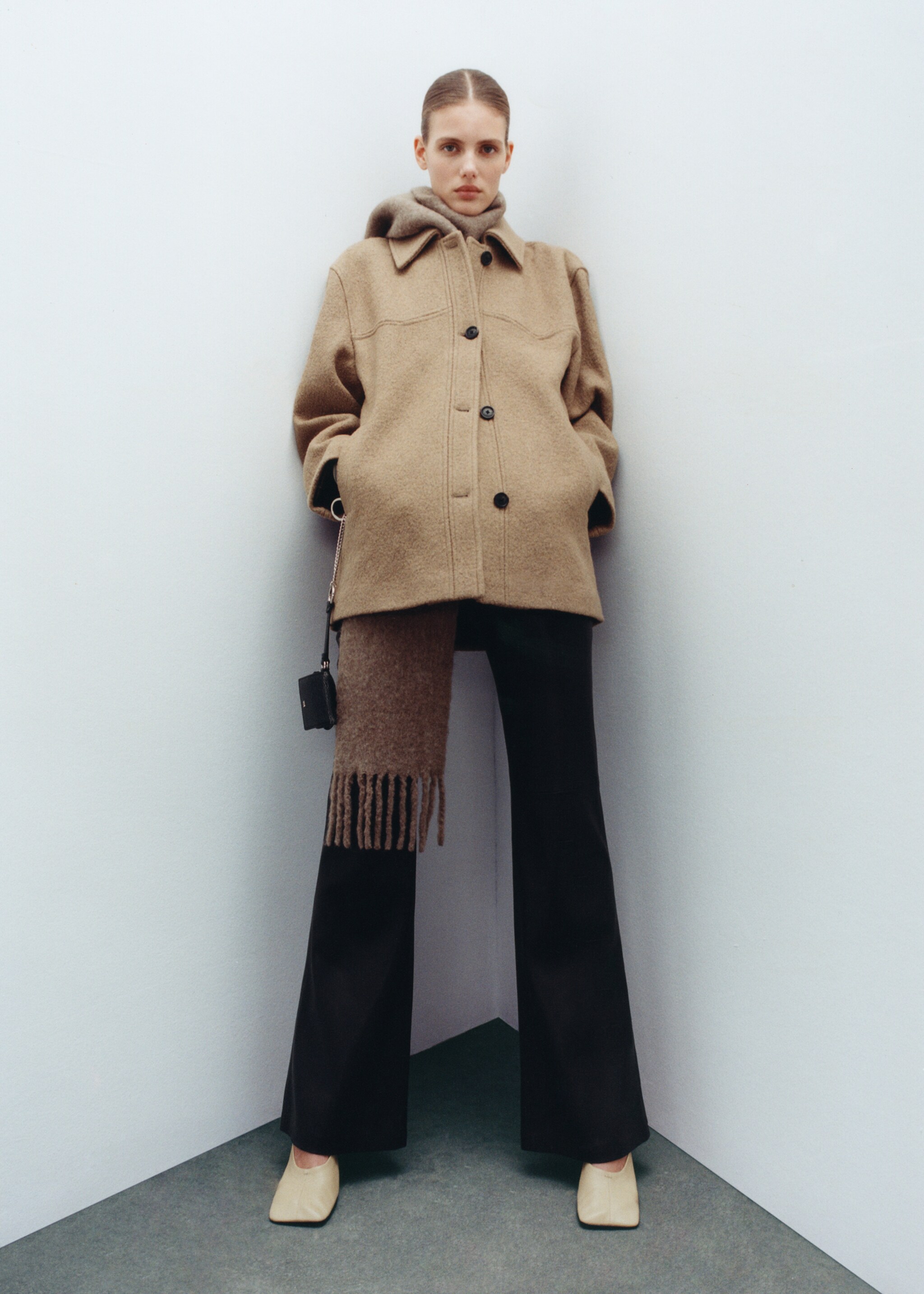 Oversize wool coat - Details of the article 6, Medium Brown. Ref: 77046726-00.