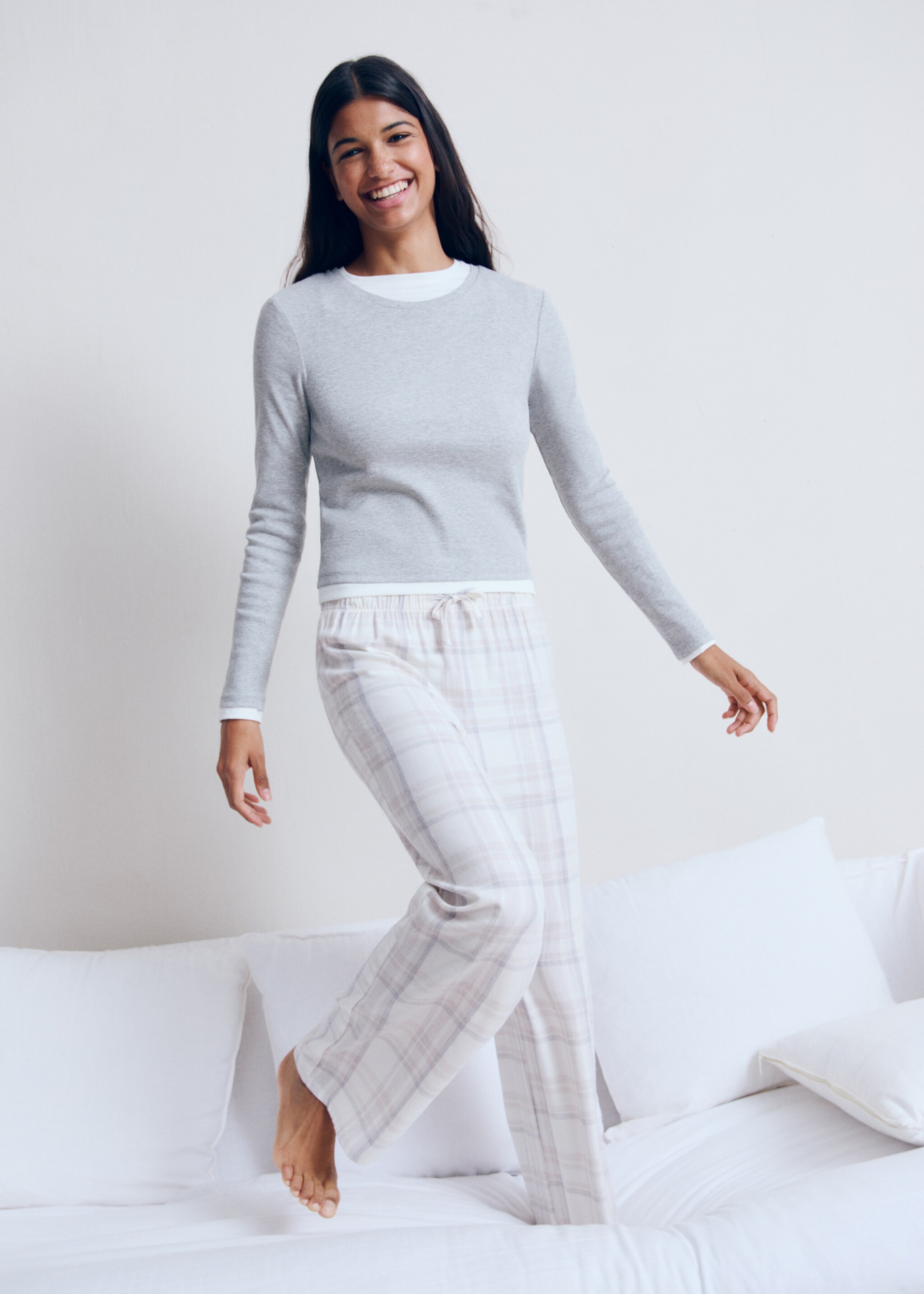 Checked cotton pyjamas - Details of the article 5