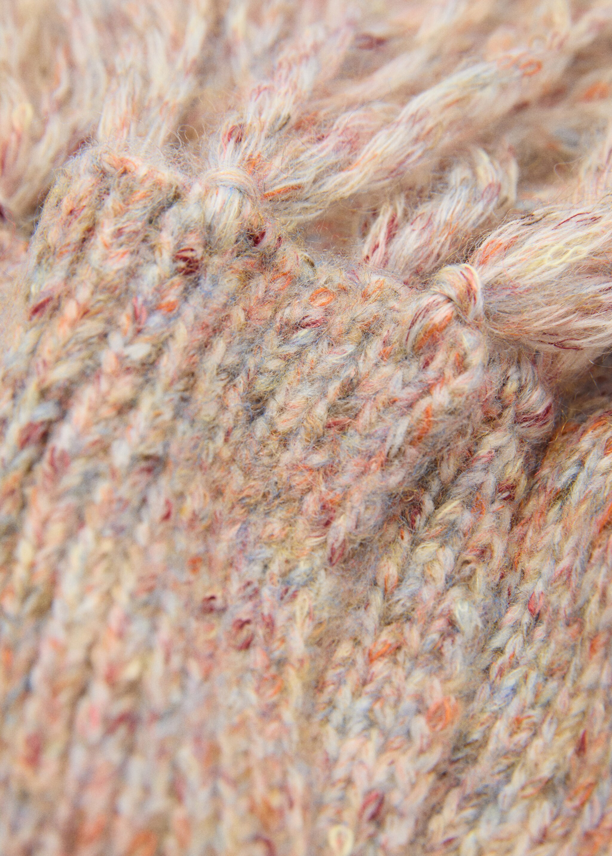 Zweifarbiger Strickschal - Mittlere Ansicht