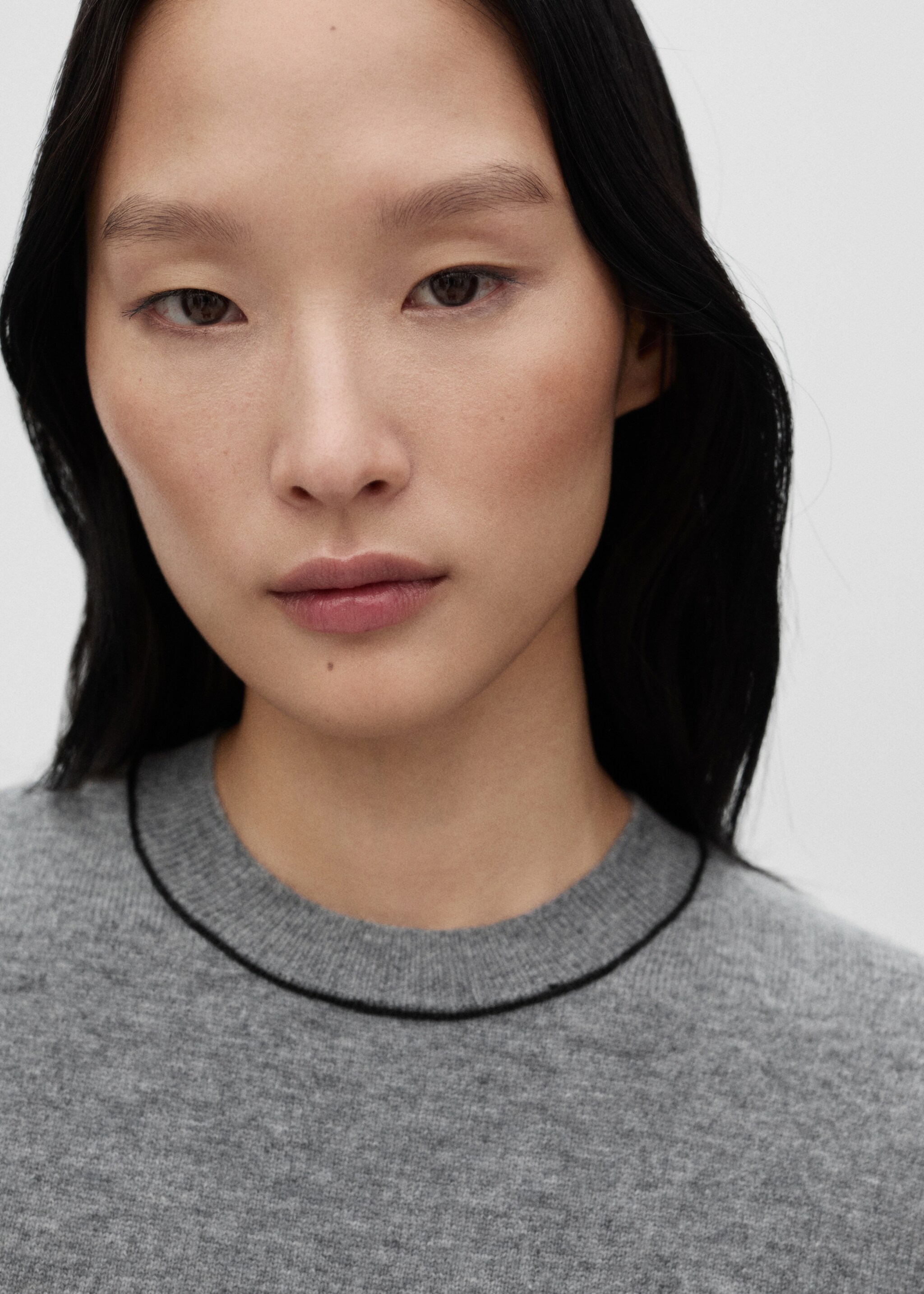Short-sleeved wool sweater - Details of the article 1, Medium Heather Grey. Ref: 77046743-00.