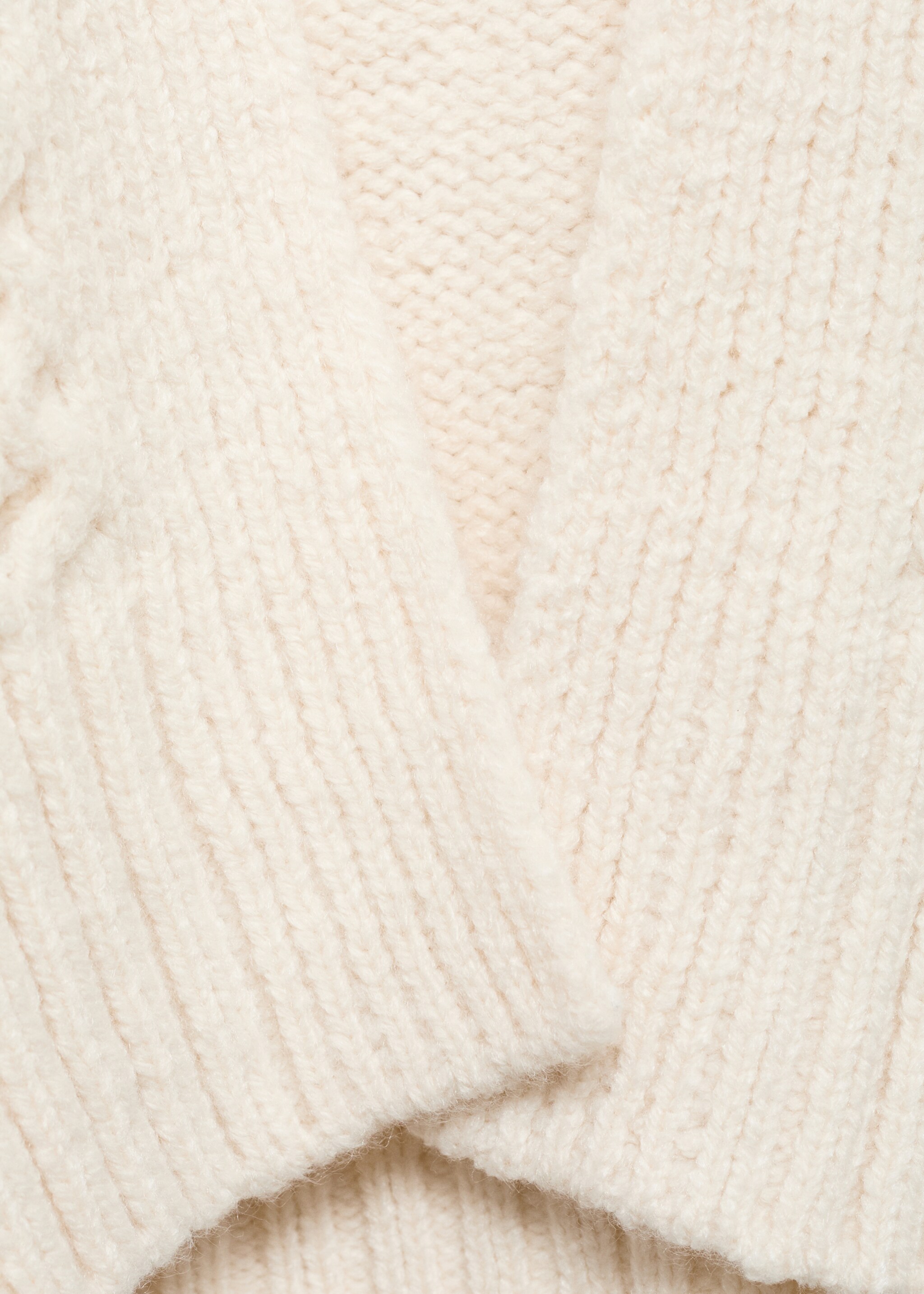 Cable knit cardigan with fringes - Details of the article 8, Ecru. Ref: 77046746-00.