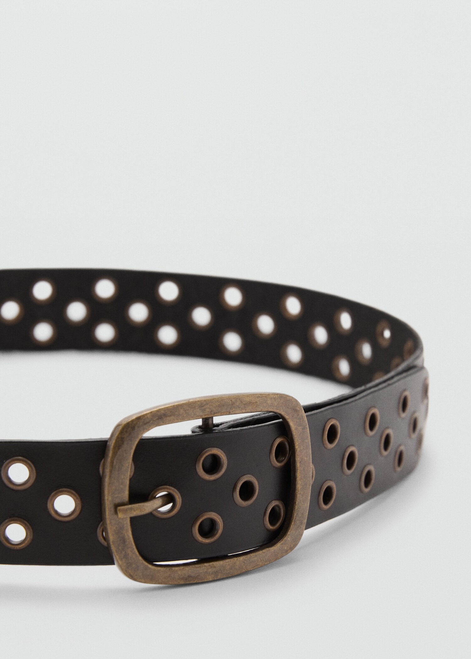Ceinture perforée cuir - Plan moyen