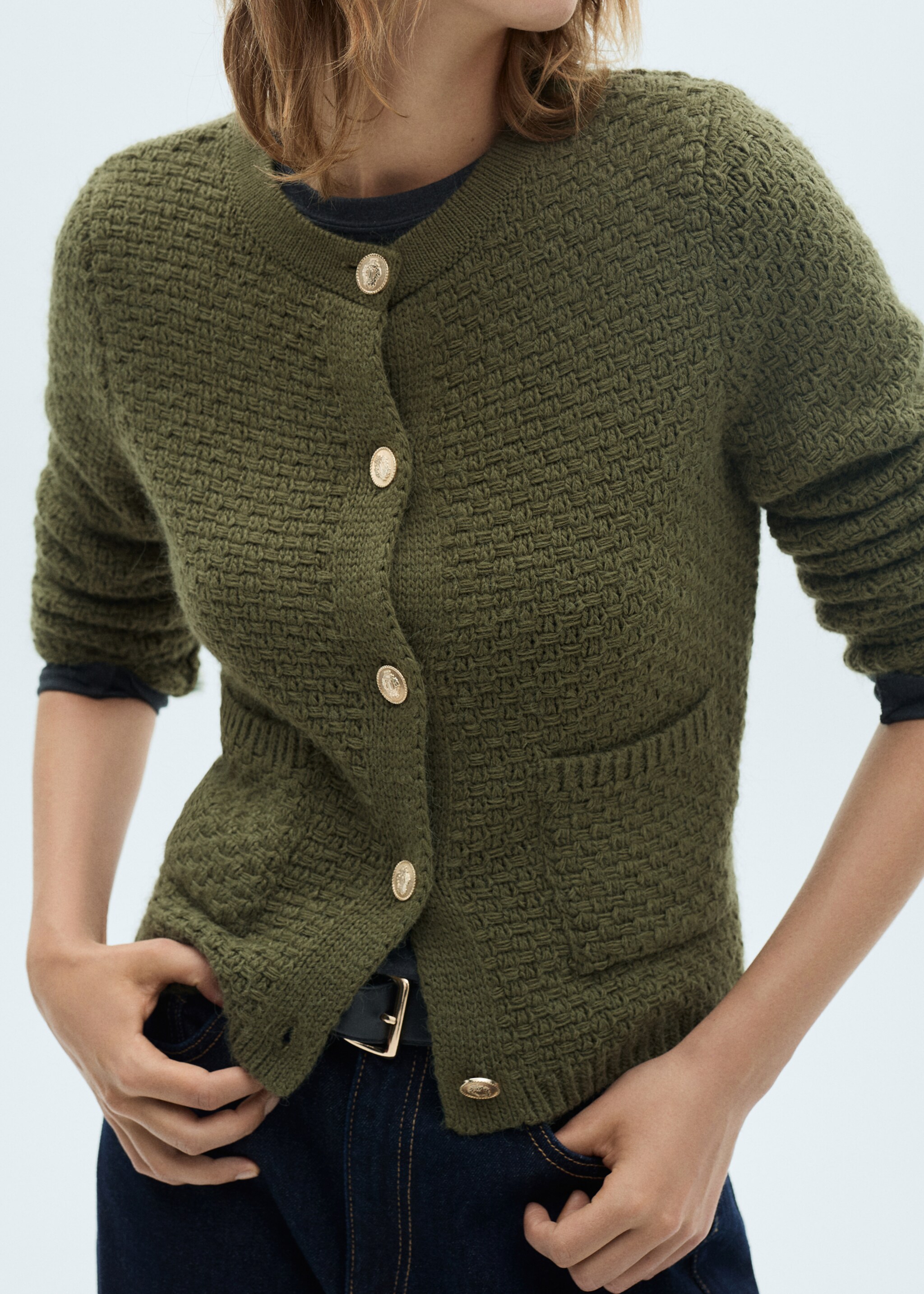 Gebreid vest met knopen - Middenvlak, Kaki. Ref: 77046763-00.