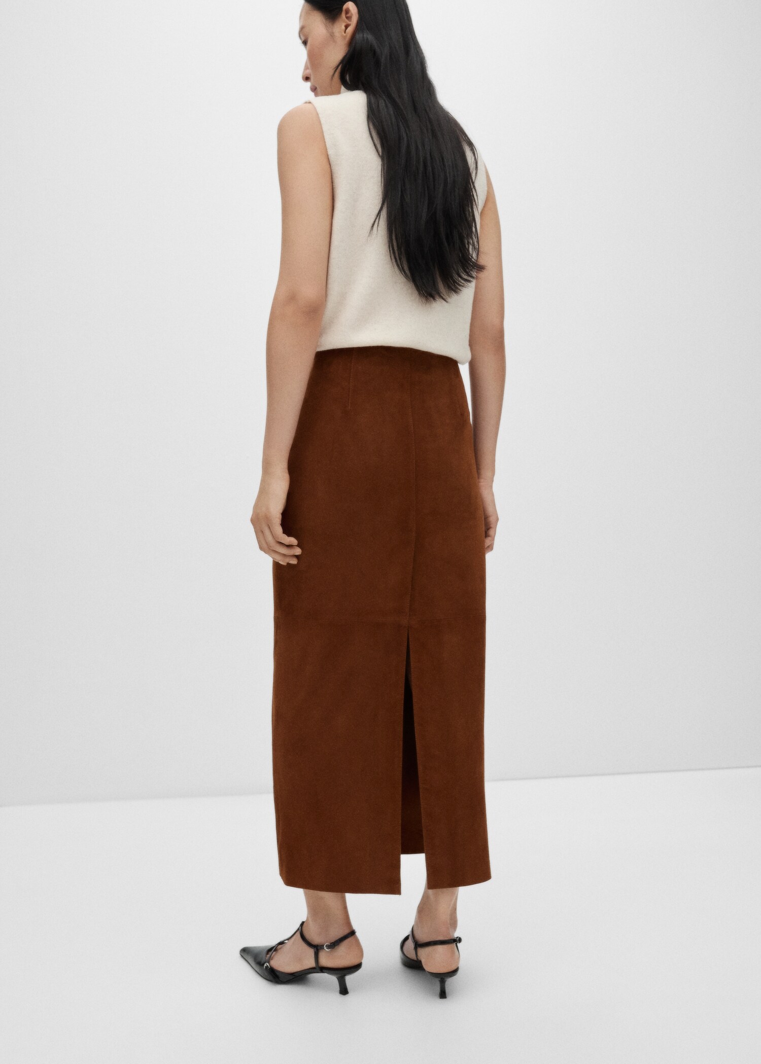 Suede skirt with opening - Reverse of the article