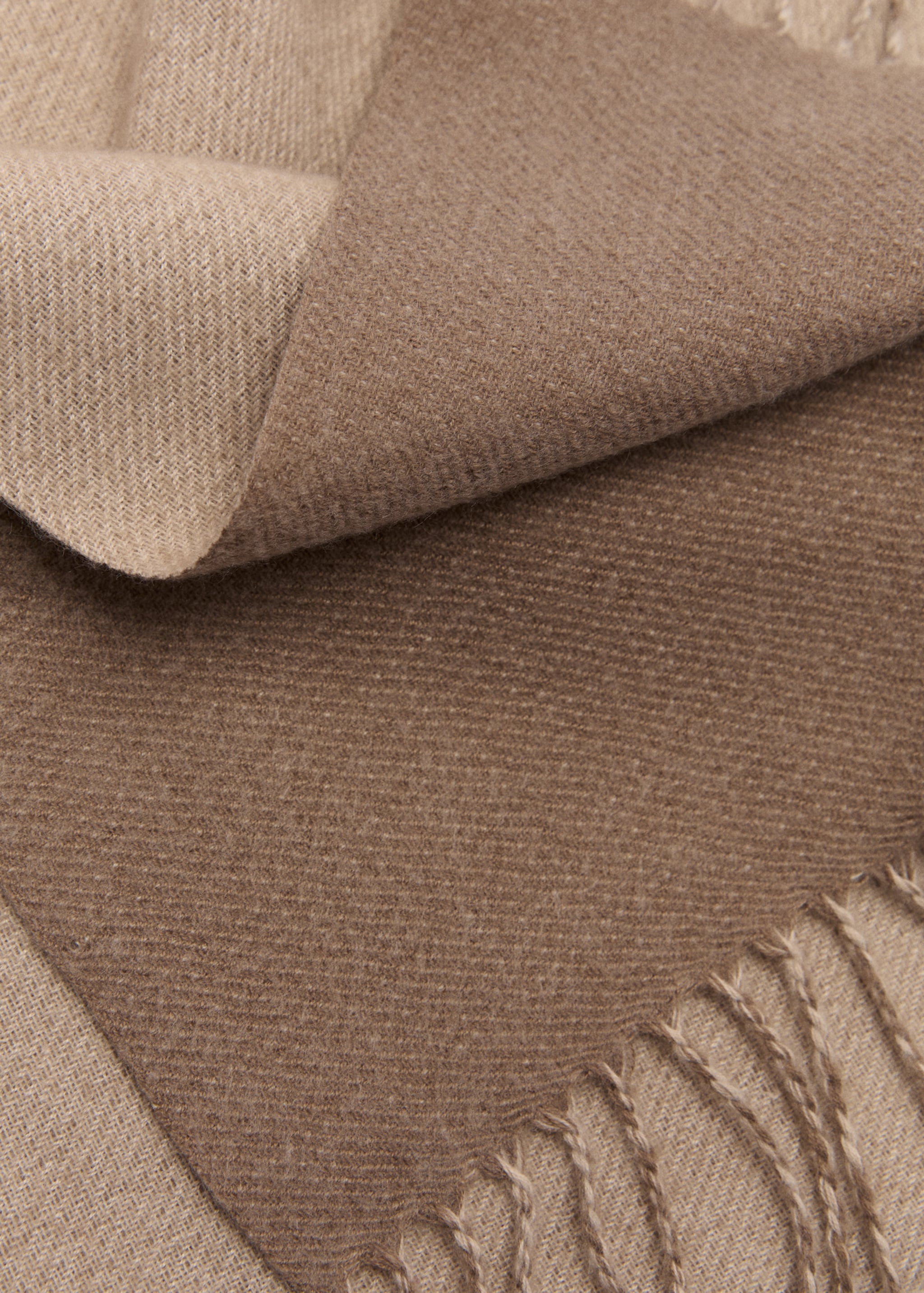 Two-tone fringed scarf - Medium plane, Medium Brown. Ref: 77047113-00.