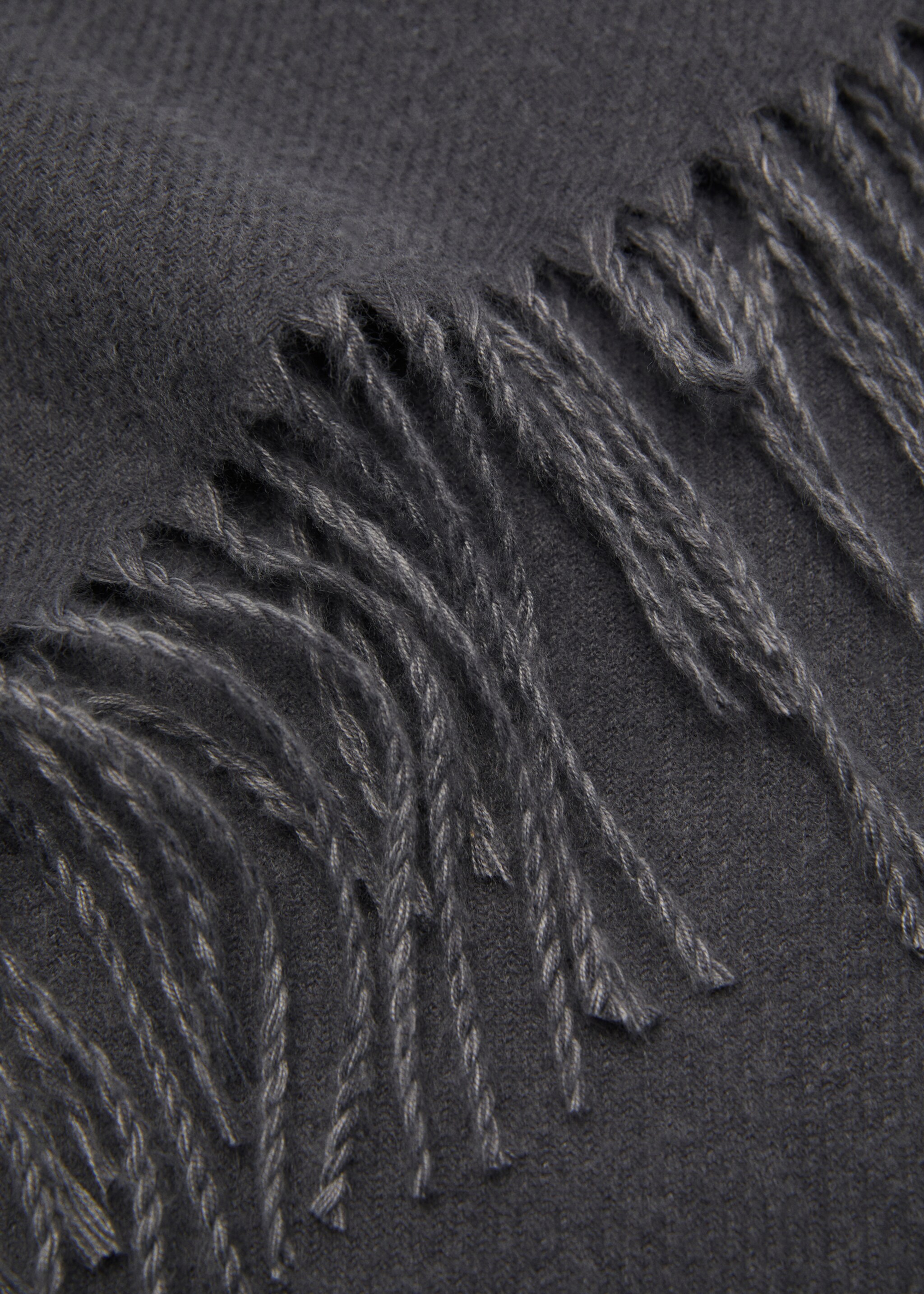 Two-tone fringed scarf - Medium plane, Grey. Ref: 77047113-00.