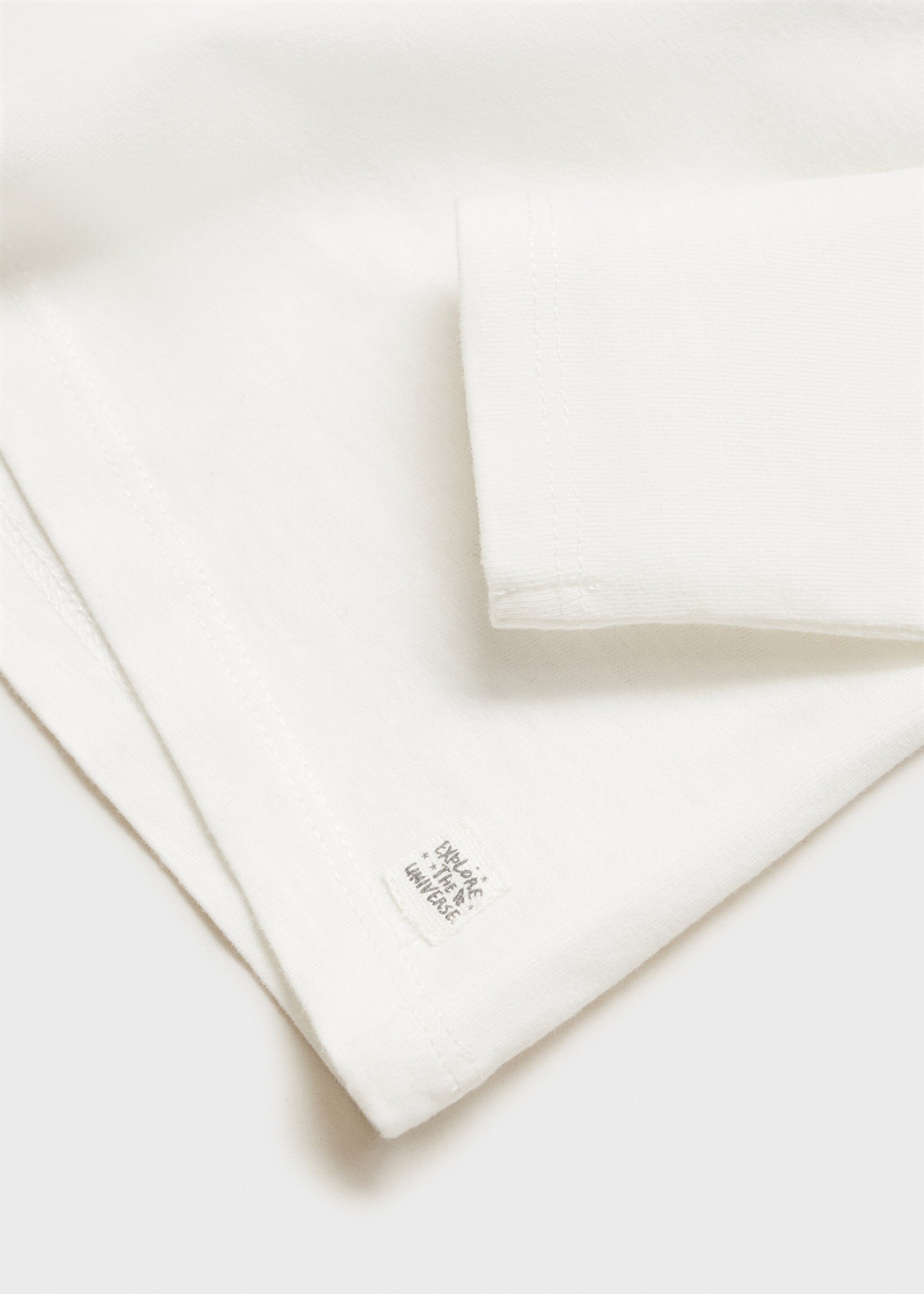 Long-sleeved t-shirt with pocket - Details of the article 0, Off White. Ref: 77047118-00.