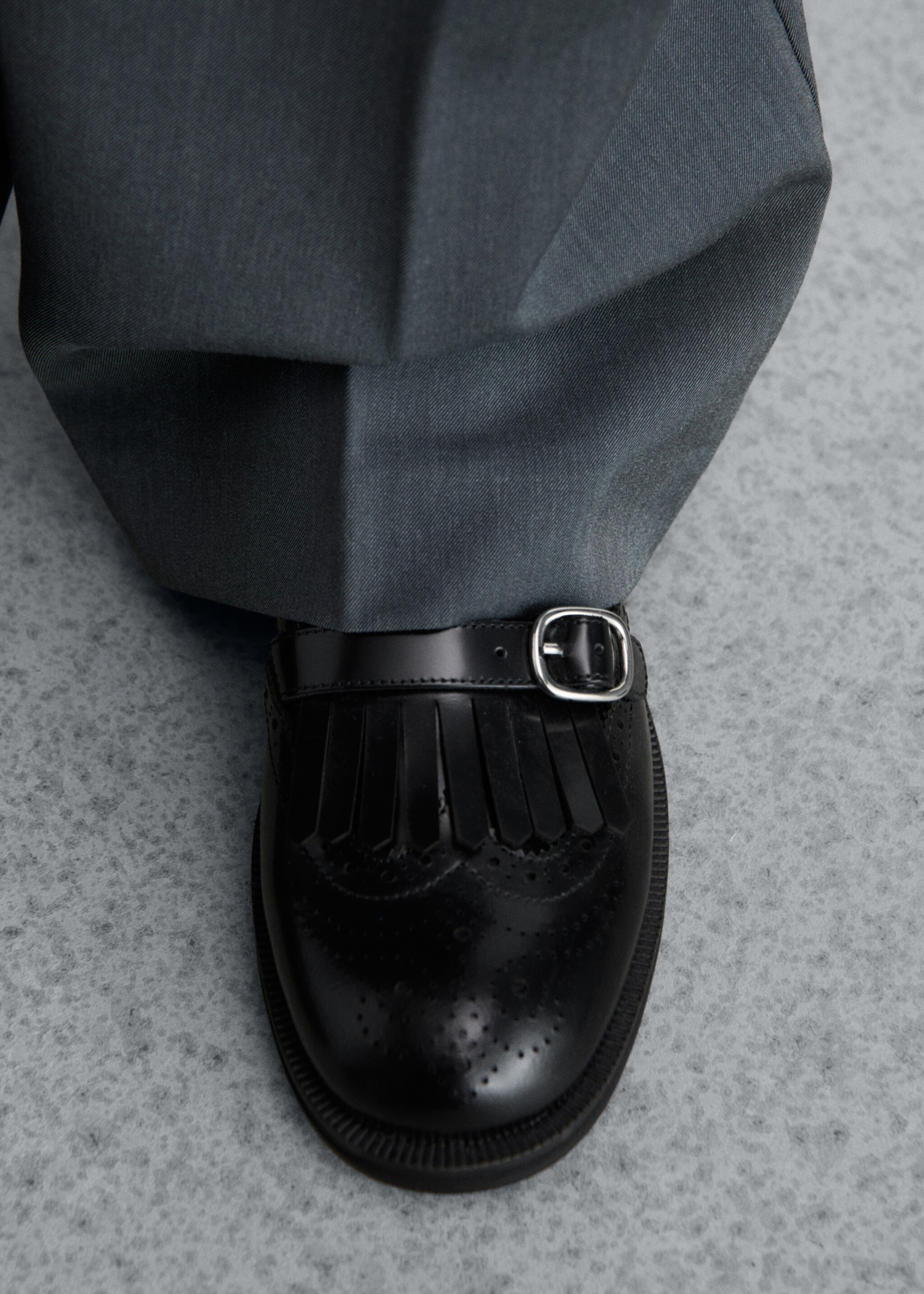 Leather loafers with metallic detail - Details of the article 9, Black. Ref: 77047124-00.
