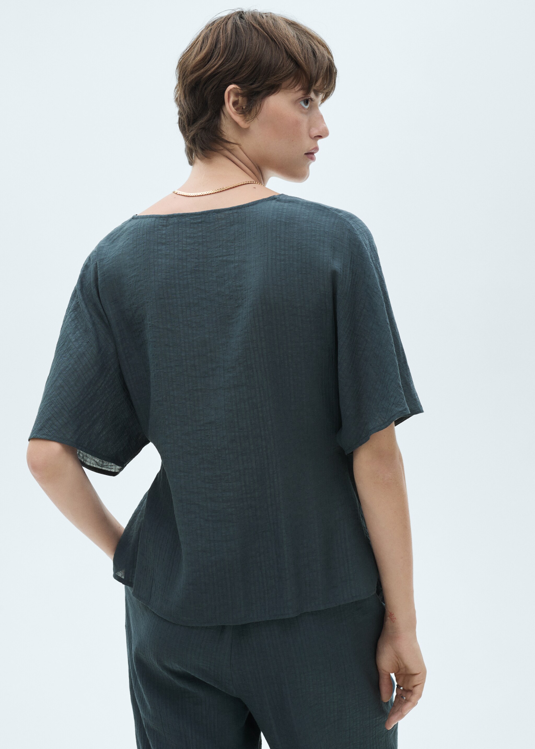 Wrap blouse with knot detail - Reverse of the article, Night Blue. Ref: 77047646-00.