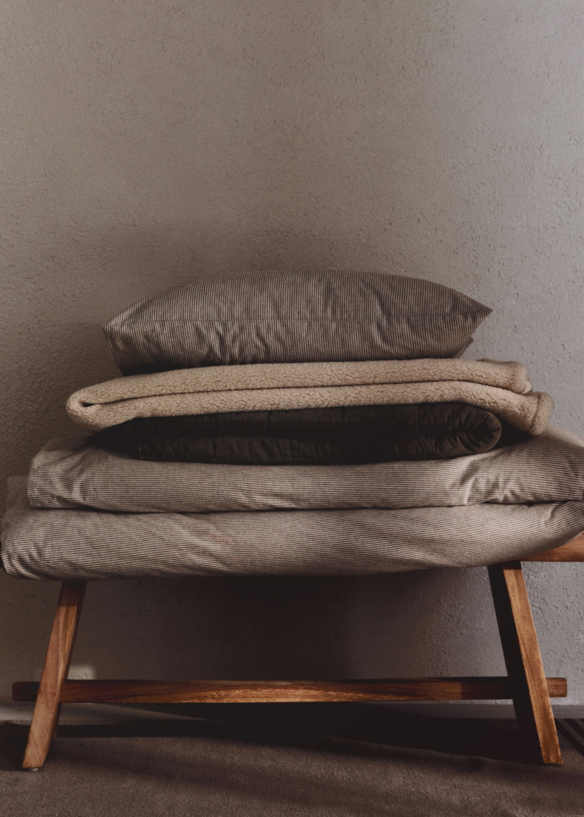 Gestreifter Bettbezug aus Baumwoll-Flanell für 180 cm Bett - Detail des Artikels 6, Beige. Ref: 77047659-00.