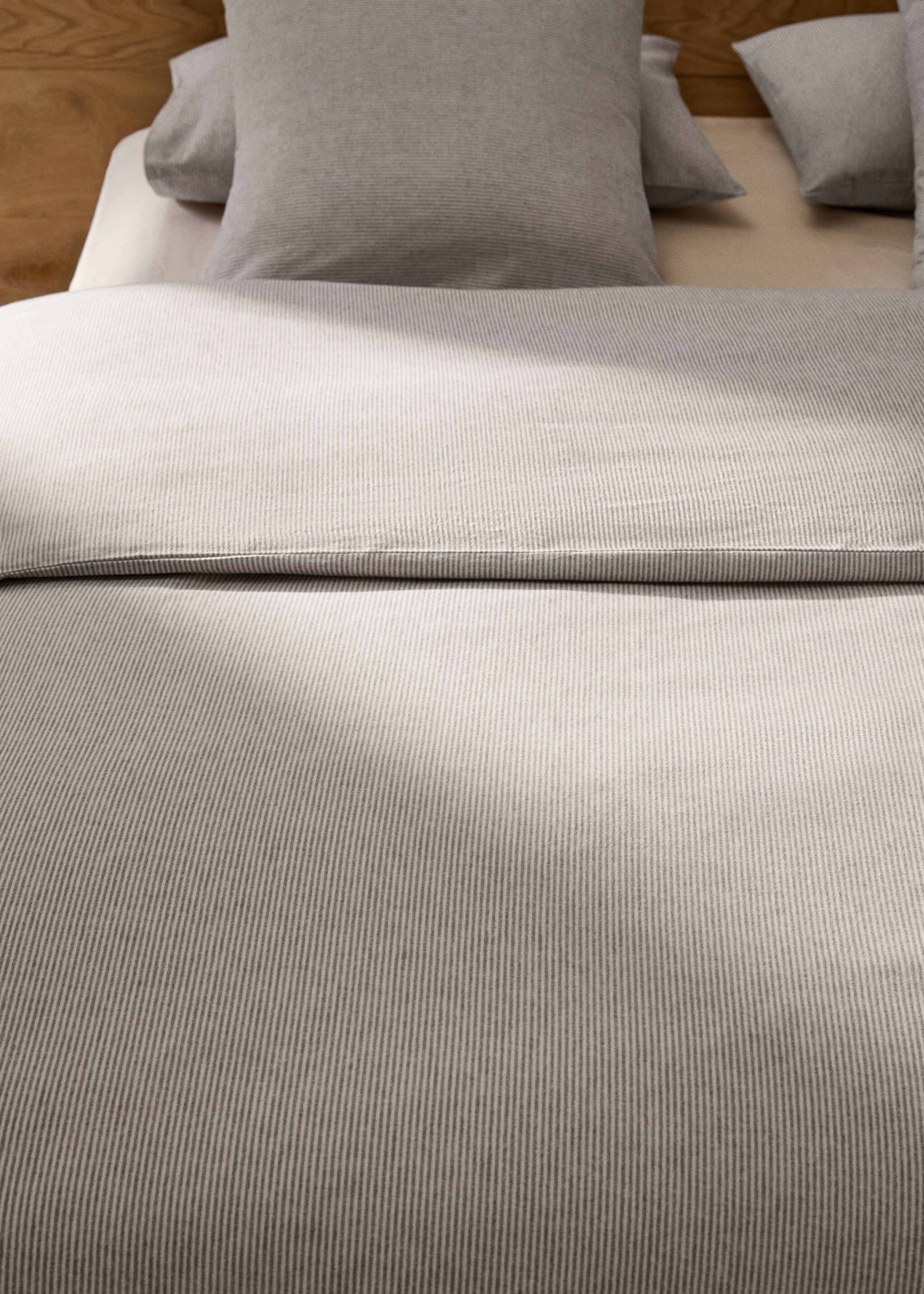 Gestreifter Bettbezug aus Baumwoll-Flanell für 180 cm Bett - Detail des Artikels 7, Beige. Ref: 77047659-00.