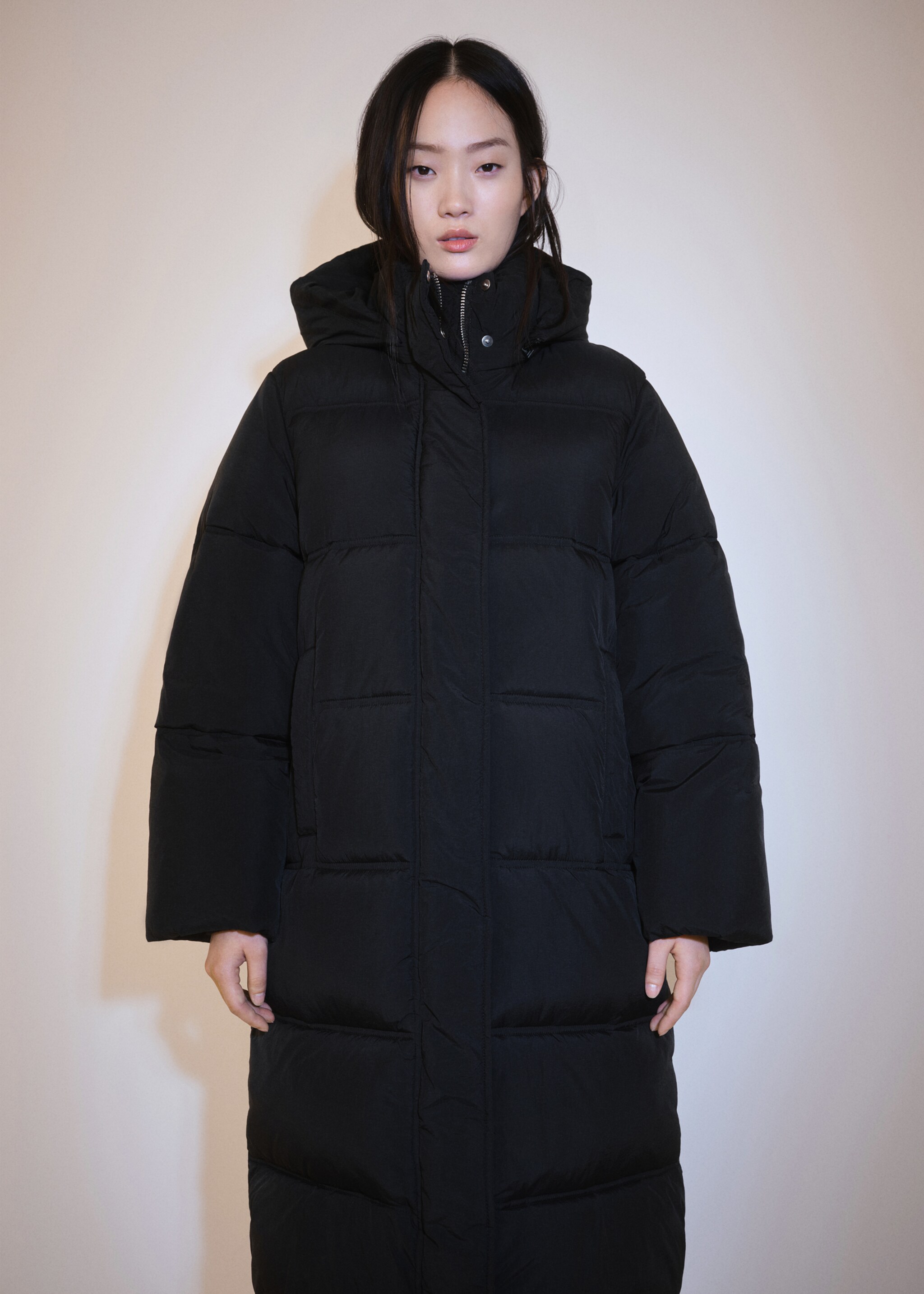 Quilted long coat - Medium plane, Black. Ref: 77047664-00.