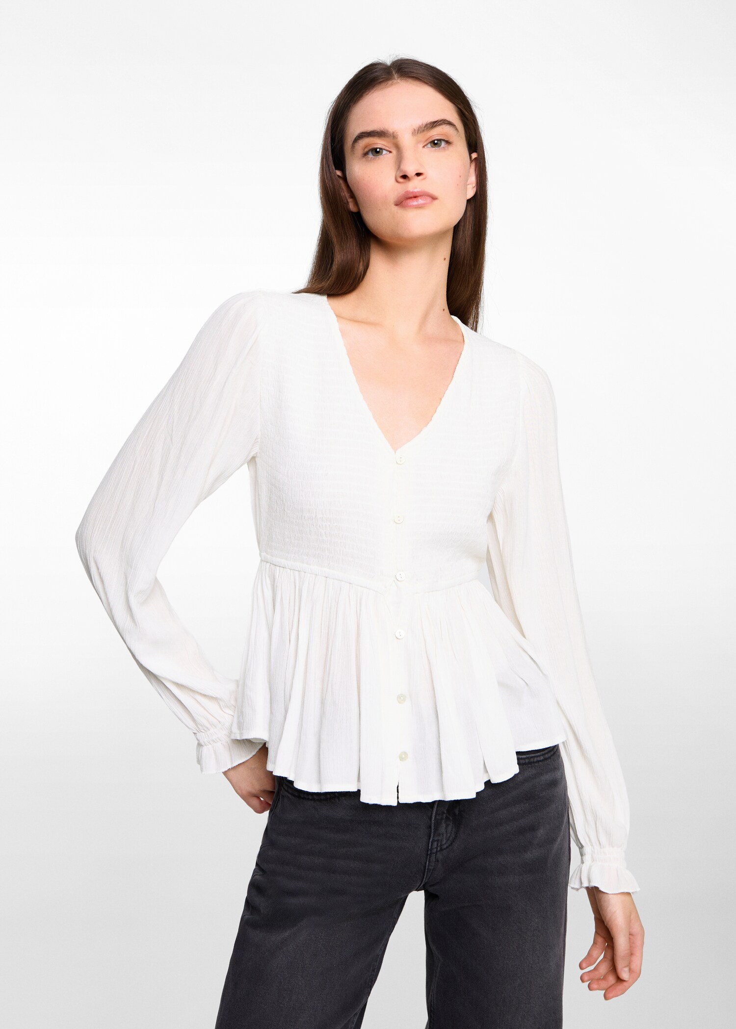 Fließende Bluse mit Raff-Details - Mittlere Ansicht