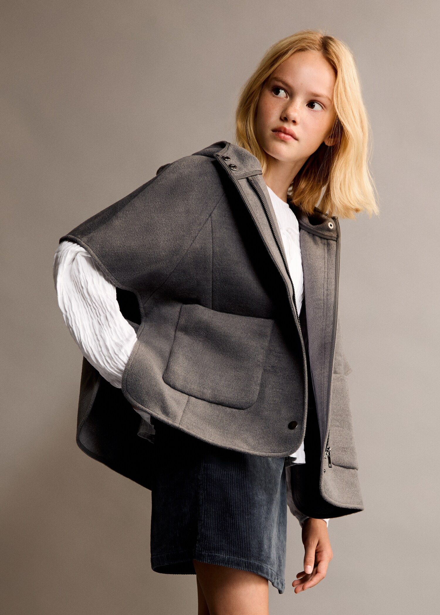 Cape jacket with buttons - Medium plane