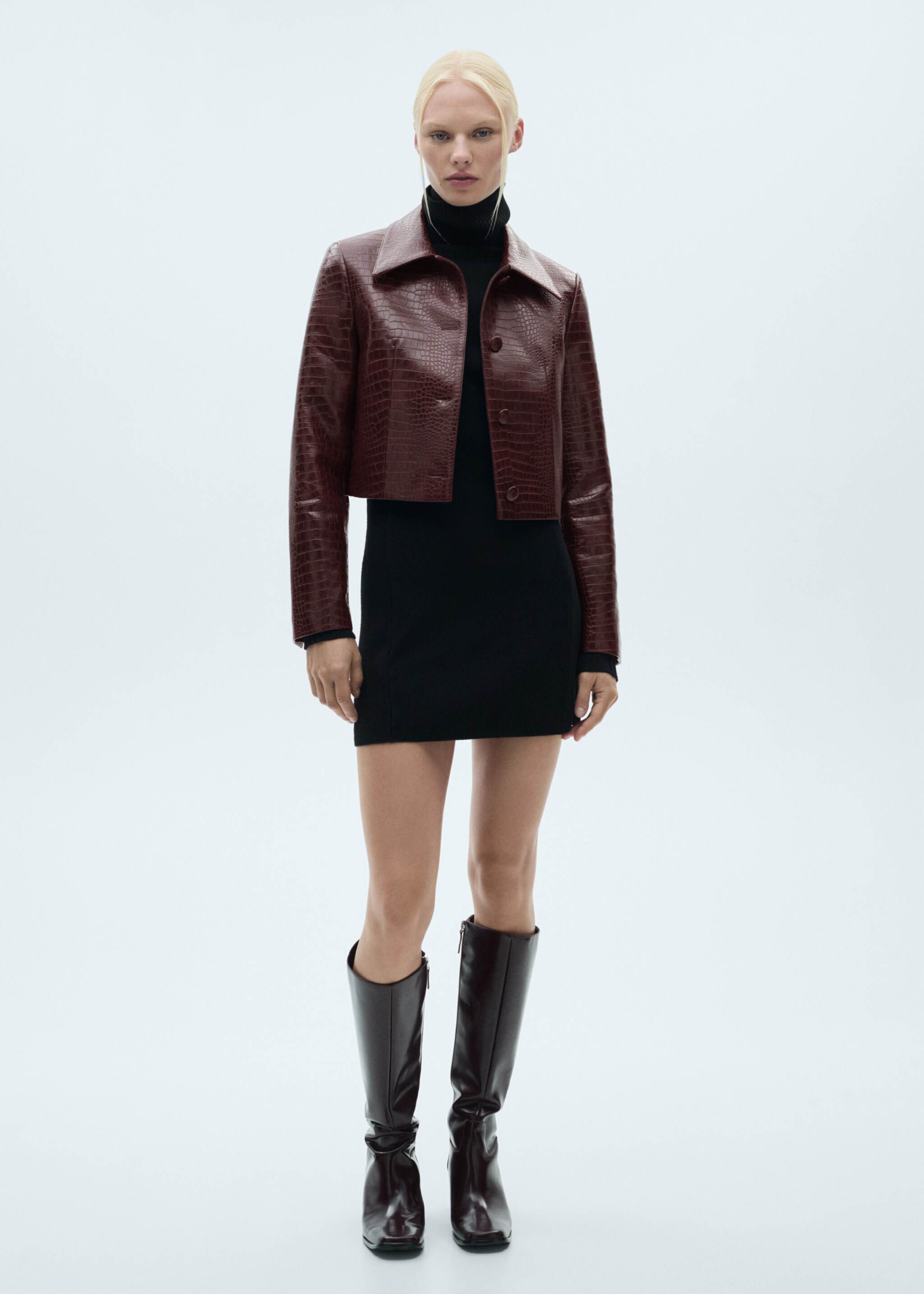 Crocodrile-effect cropped jacket - Details of the article 2, Burgundy. Ref: 77047692-00.