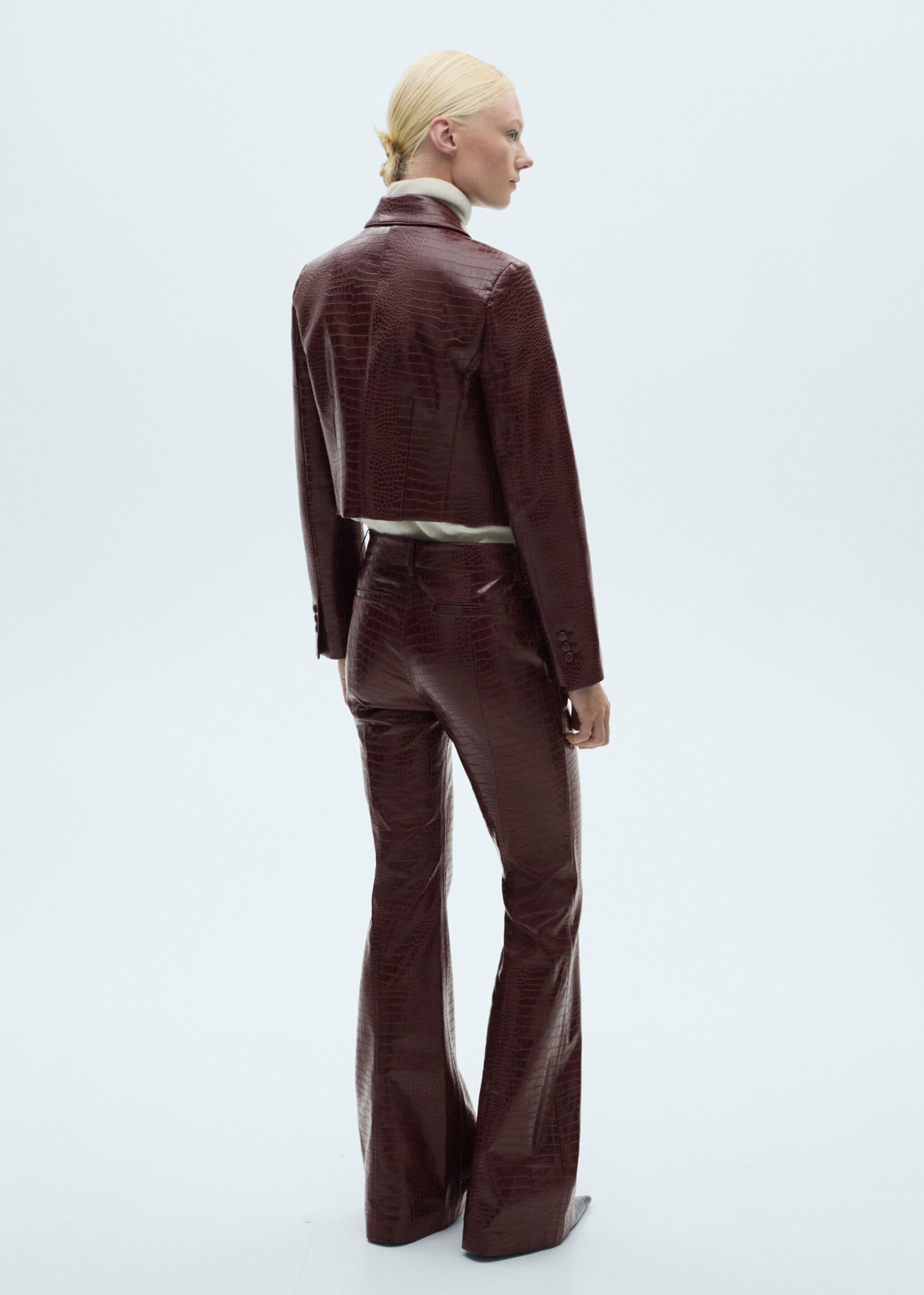Crocodrile-effect cropped jacket - Reverse of the article, Burgundy. Ref: 77047692-00.