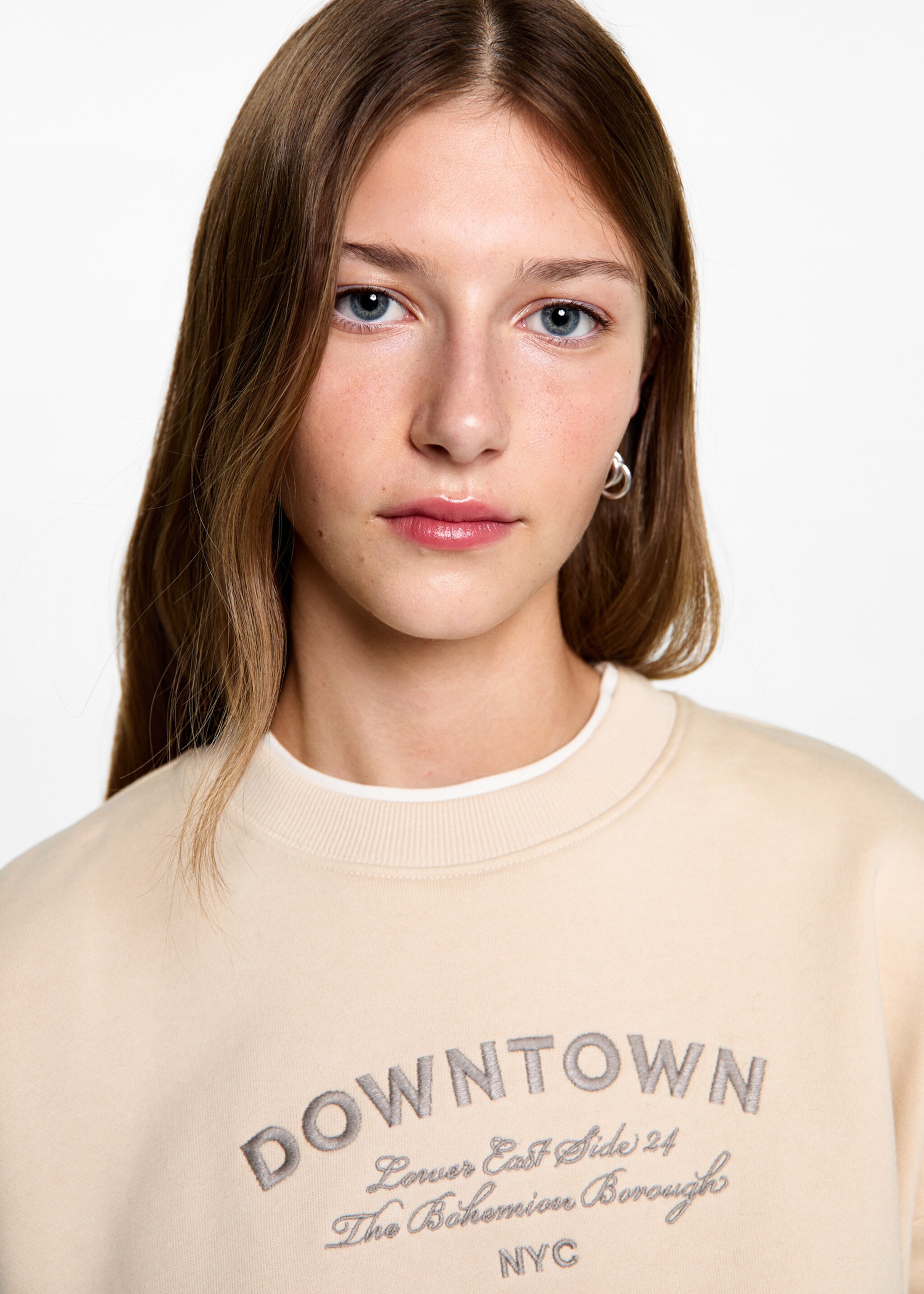 Embroidered detail cotton sweatshirt - Details of the article 1, Ecru. Ref: 77047693-00.