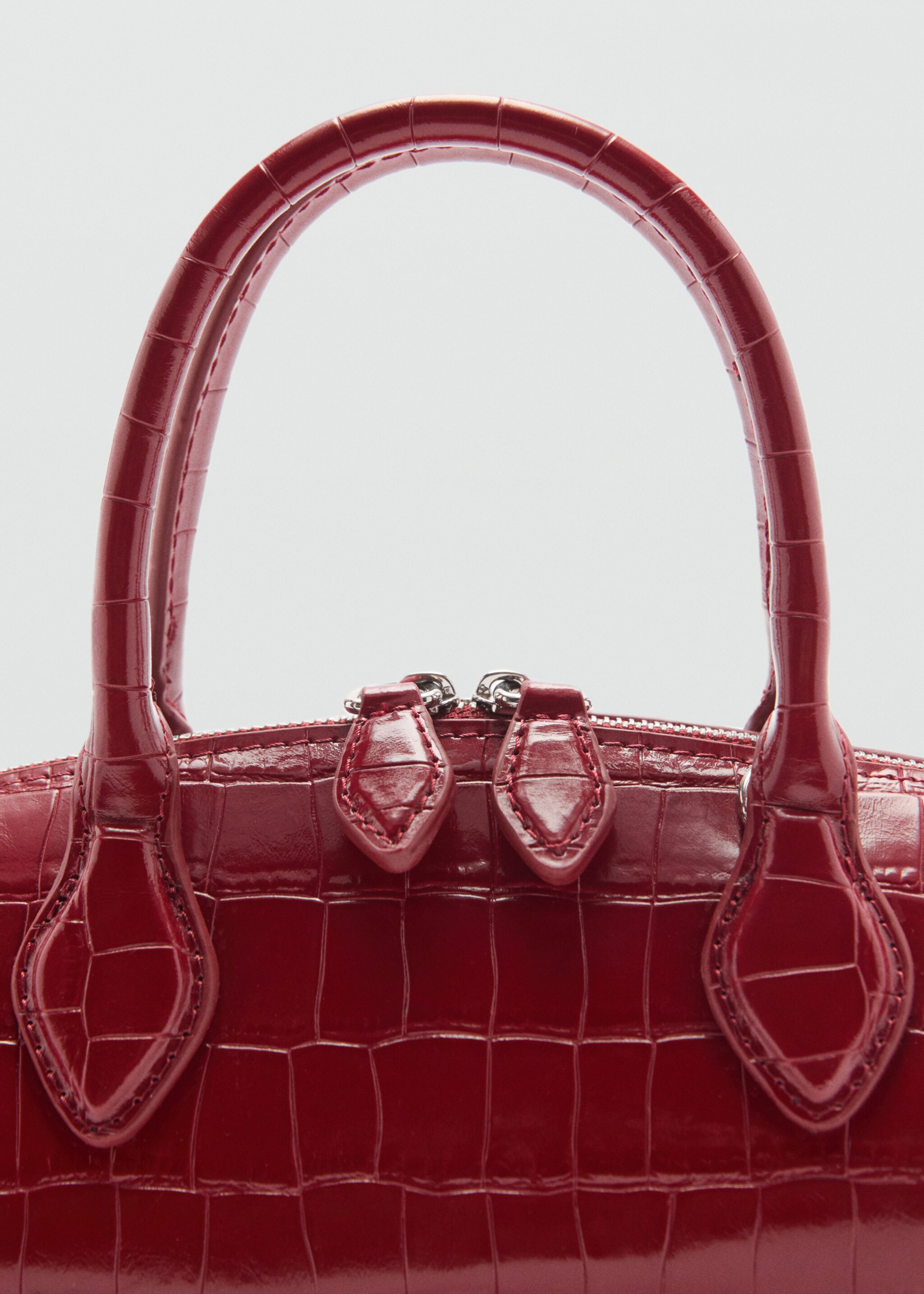 Croc-effect bag - Details of the article 2, Red. Ref: 77047695-00.