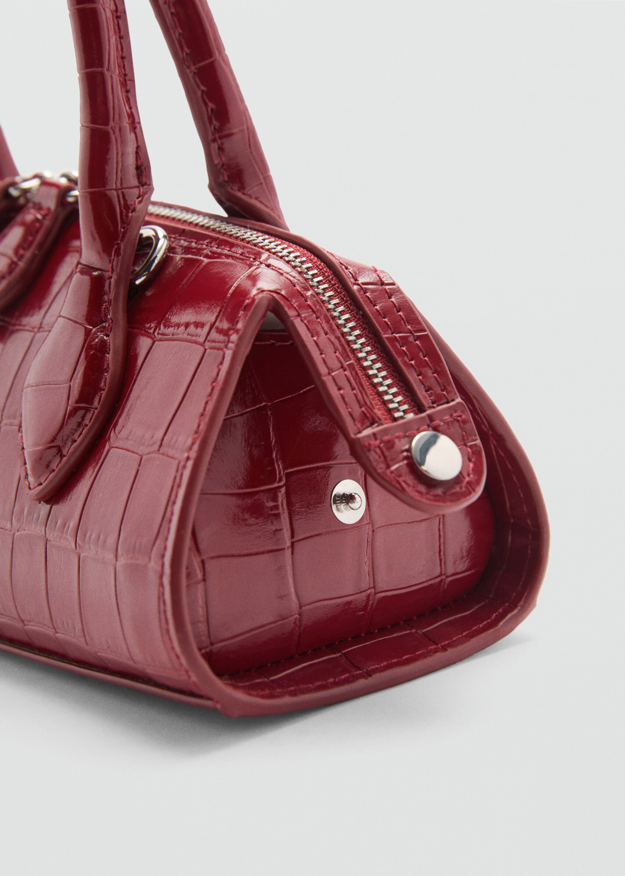 Croc-effect bag - Details of the article 3, Red. Ref: 77047695-00.