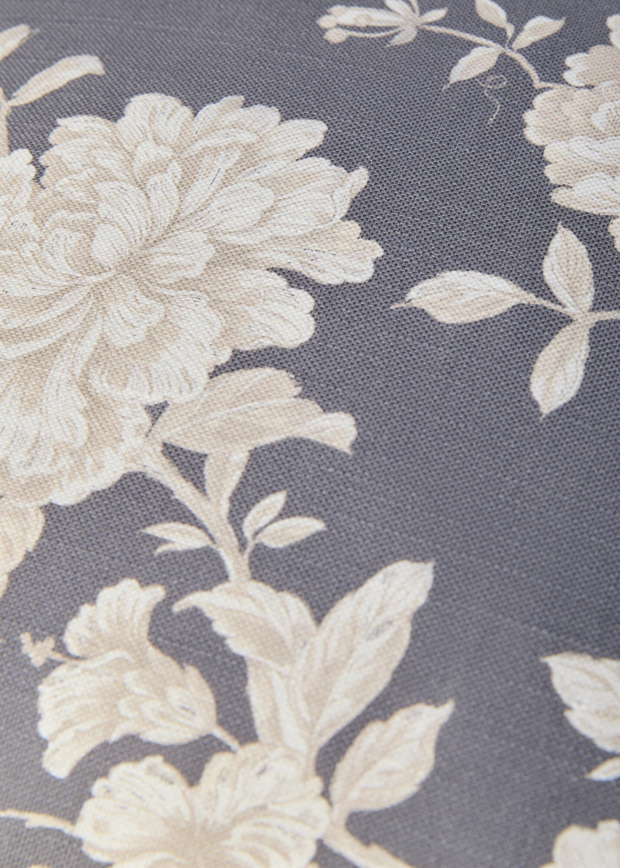 Kissenhülle mit Blumendesign - Detail des Artikels 3, Blau. Ref: 77047707-00.