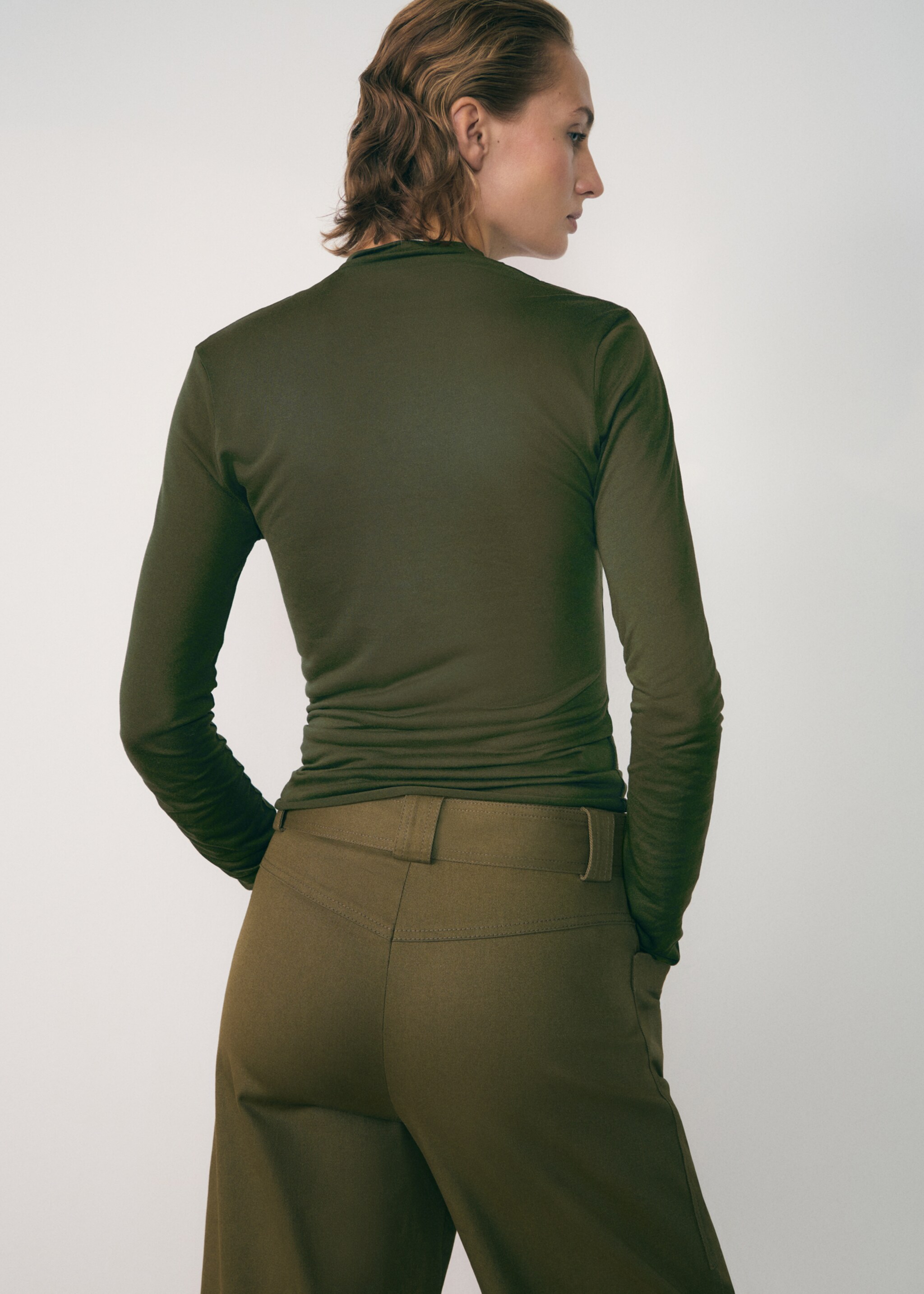 T-shirt manches longues col rond - Verso de l’article, Kaki. Ref: 77047718-00.