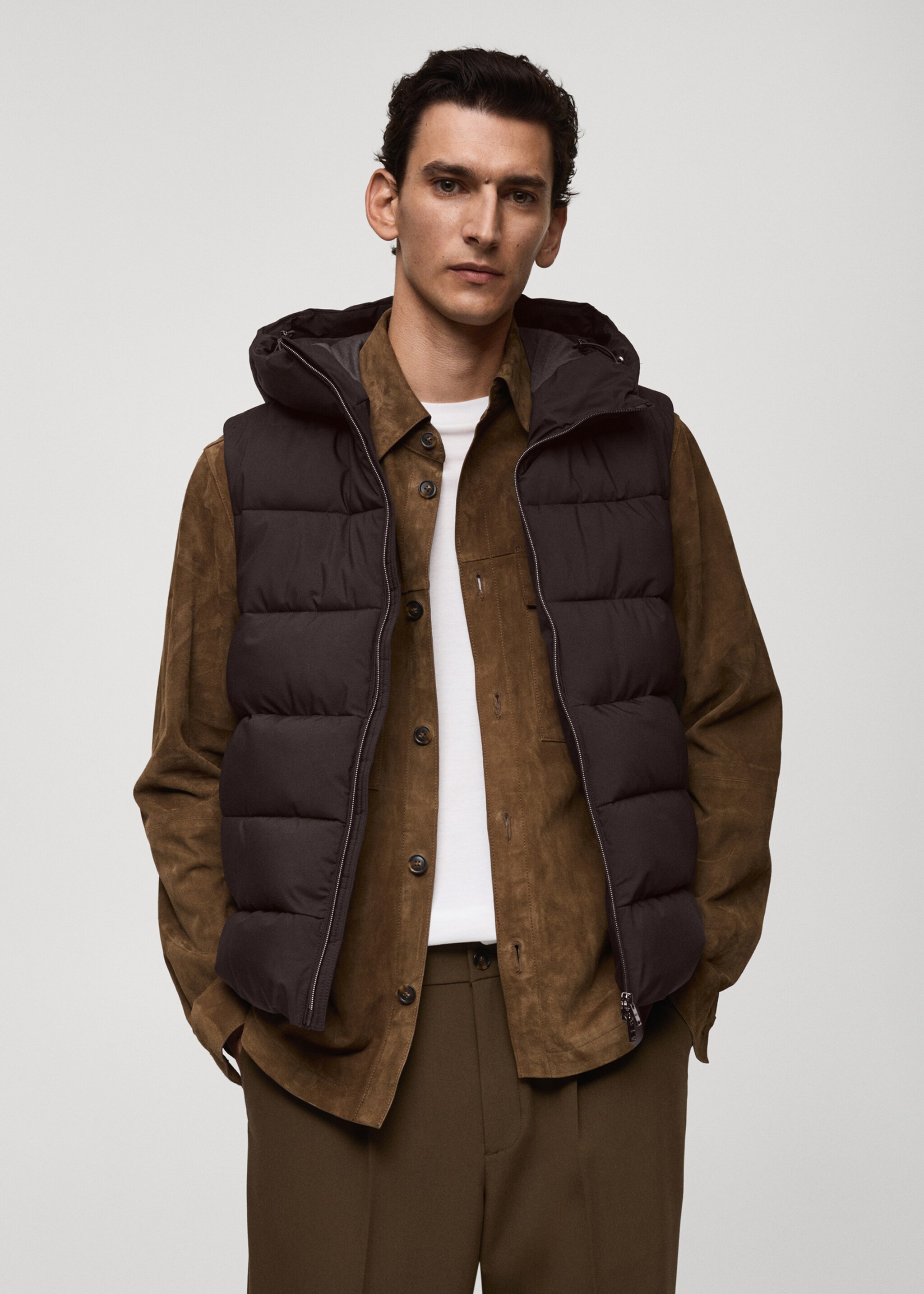 Water-repellent quilted gilet - Medium plane, Brown. Ref: 77047911-00.