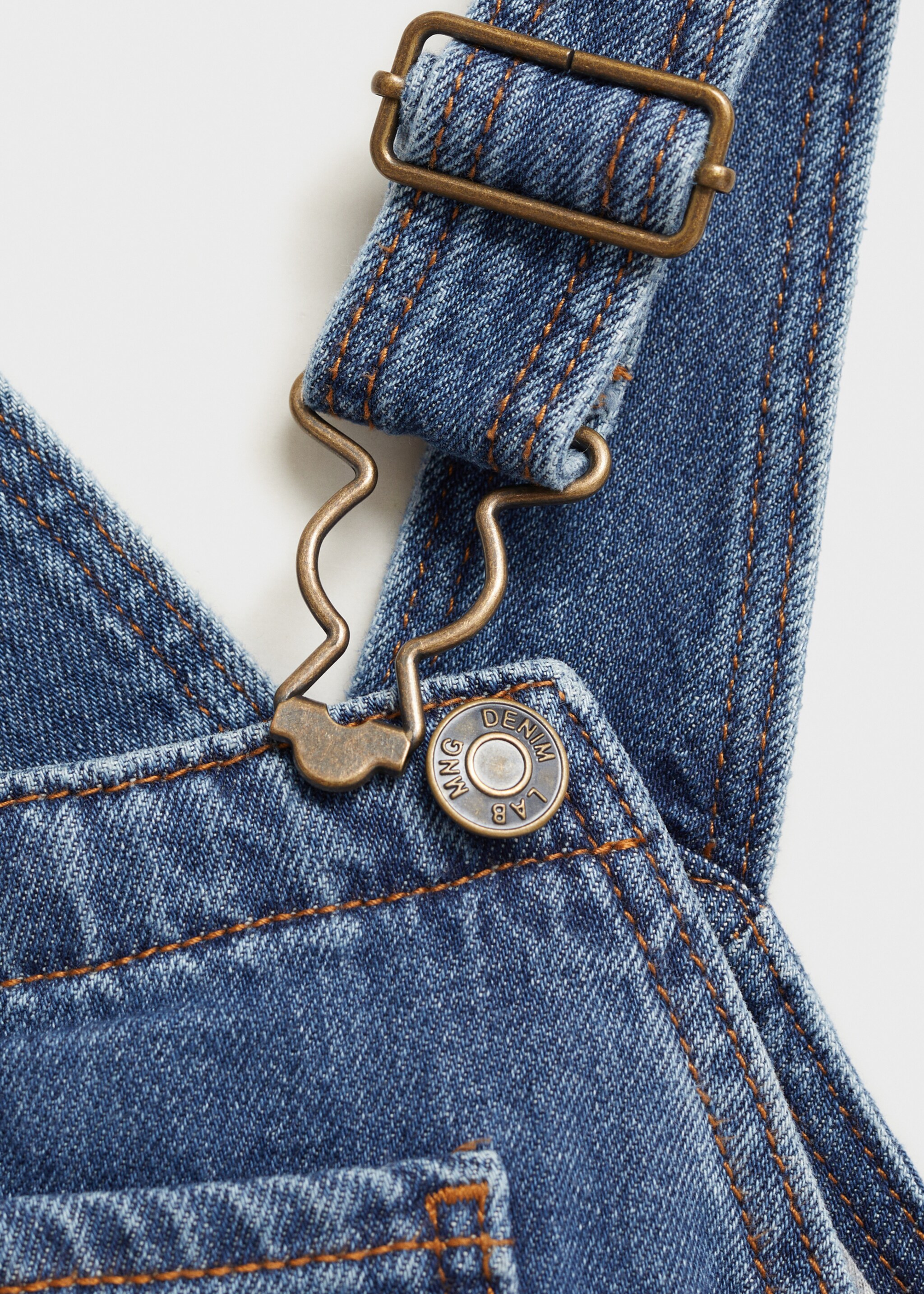 Lange Jeans-Latzhose mit Tasche - Detail des Artikels 8, Mittelblau. Ref: 77047927-00.