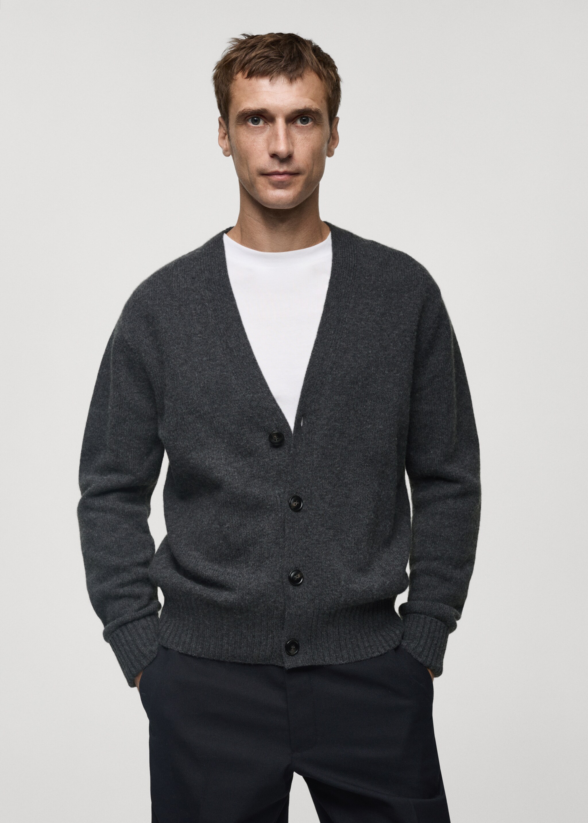 Cardigan lana maglia media - Piano medio, Grigio antracite. Ref: 77047929-00.