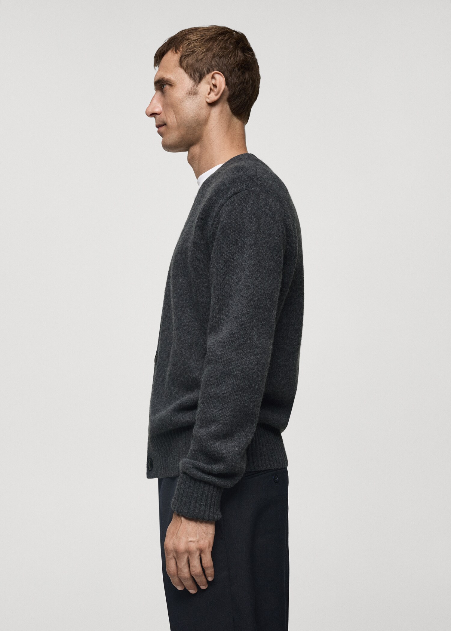 Medium-knit wool cardigan - Details of the article 2