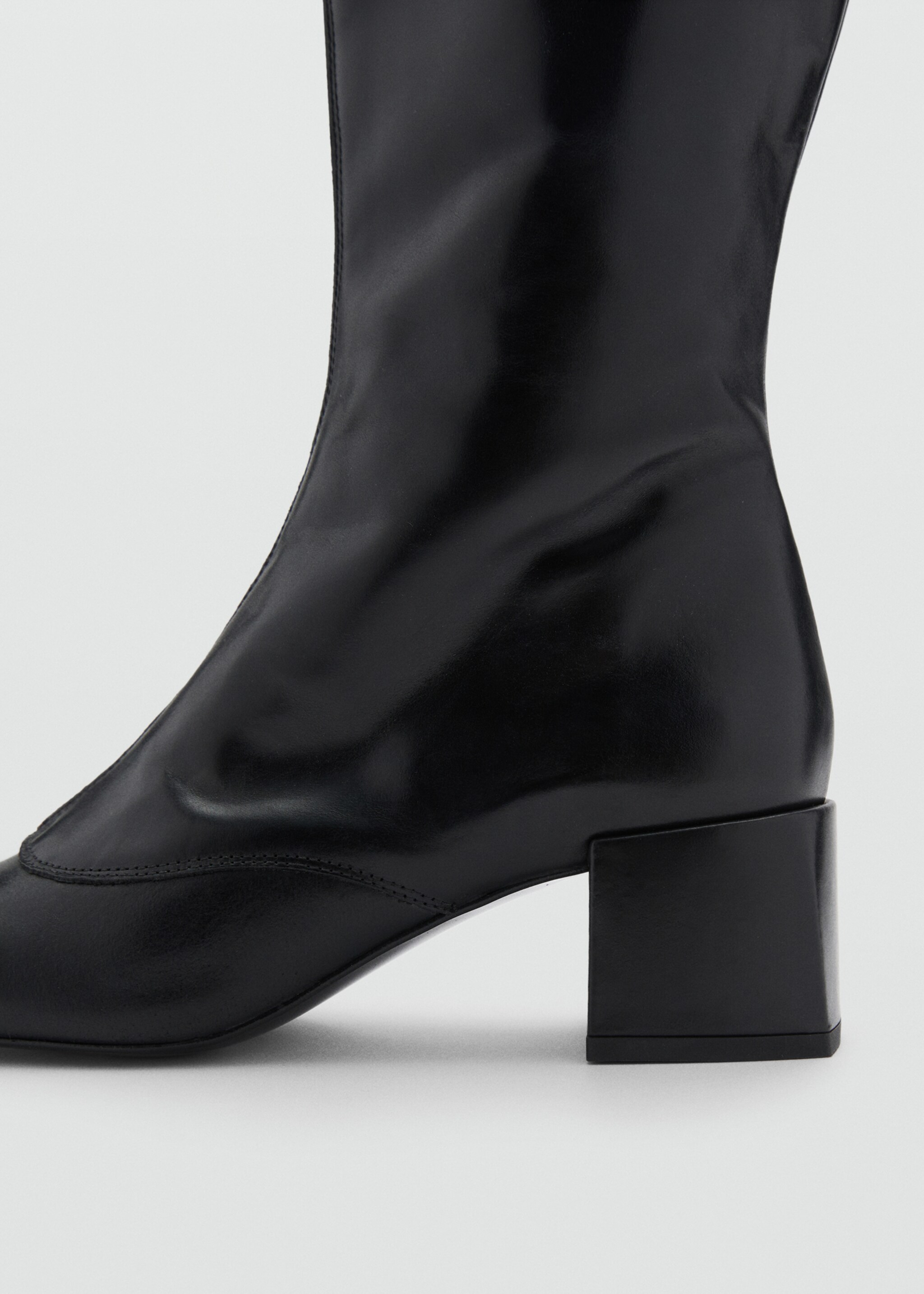 Zipper leather boots - Details of the article 1, Black. Ref: 77047934-00.