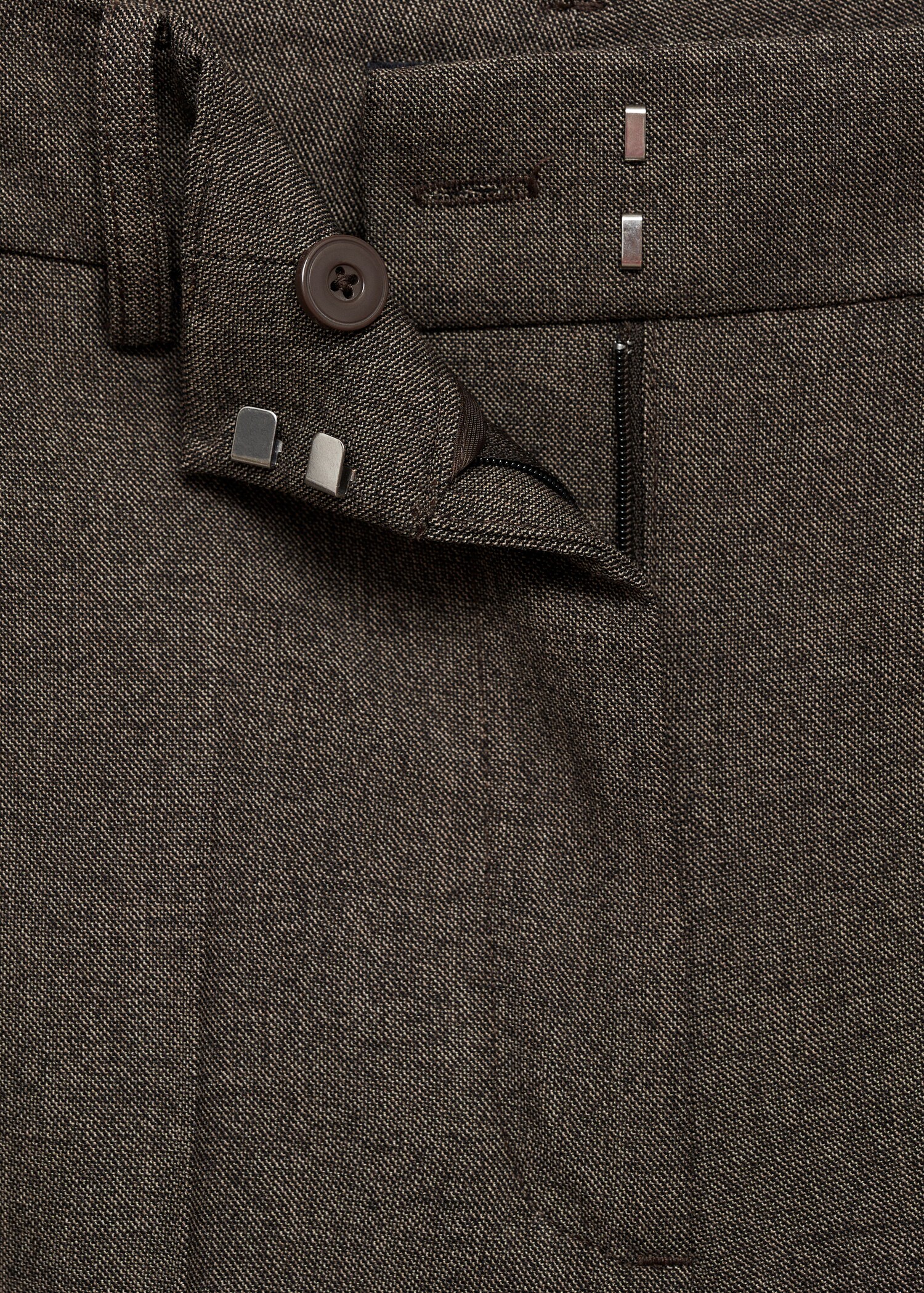 Gerade, fließende Hose - Detail des Artikels 8