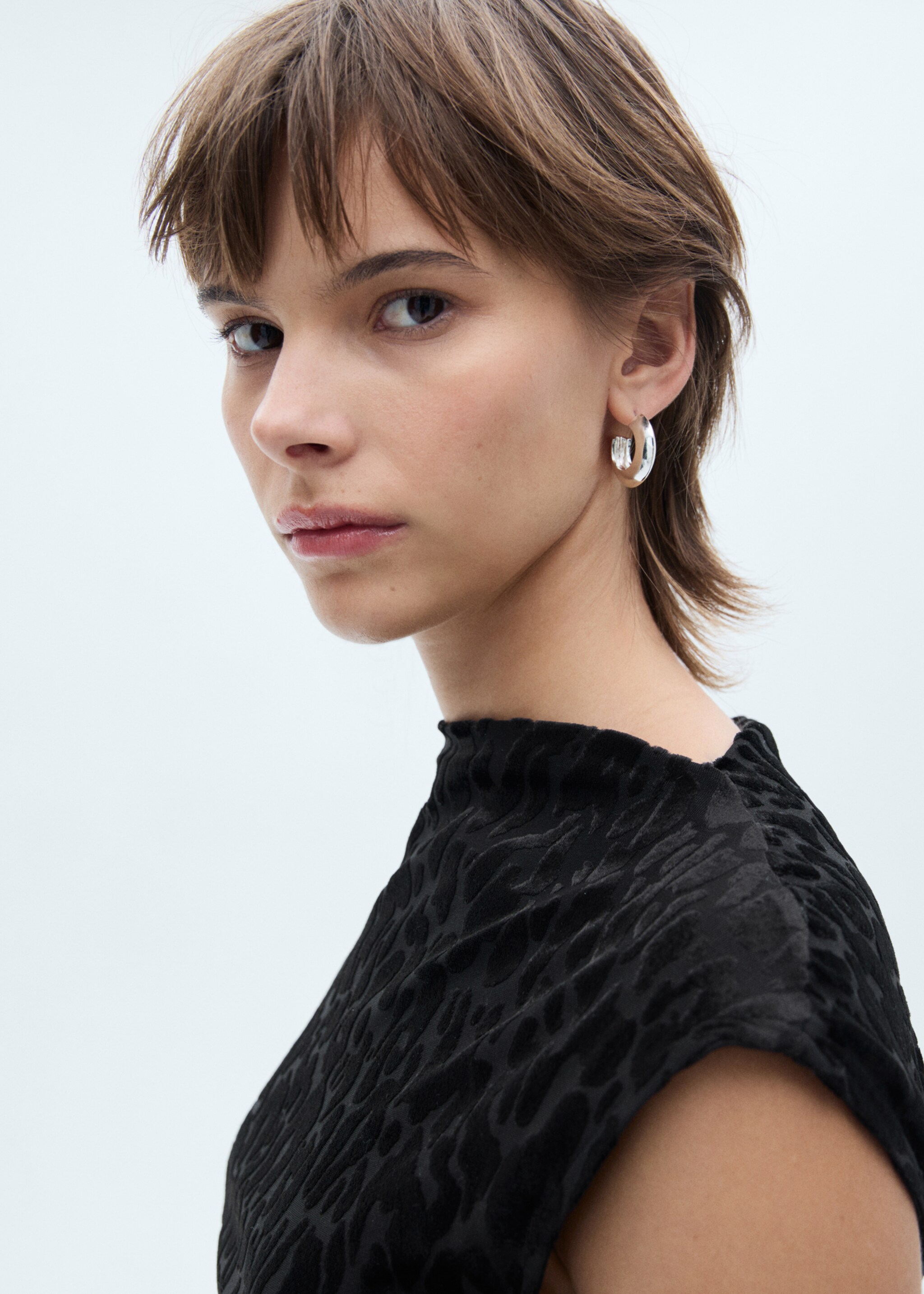 Short velvet leopard-print dress - Details of the article 1, Black. Ref: 77048267-00.