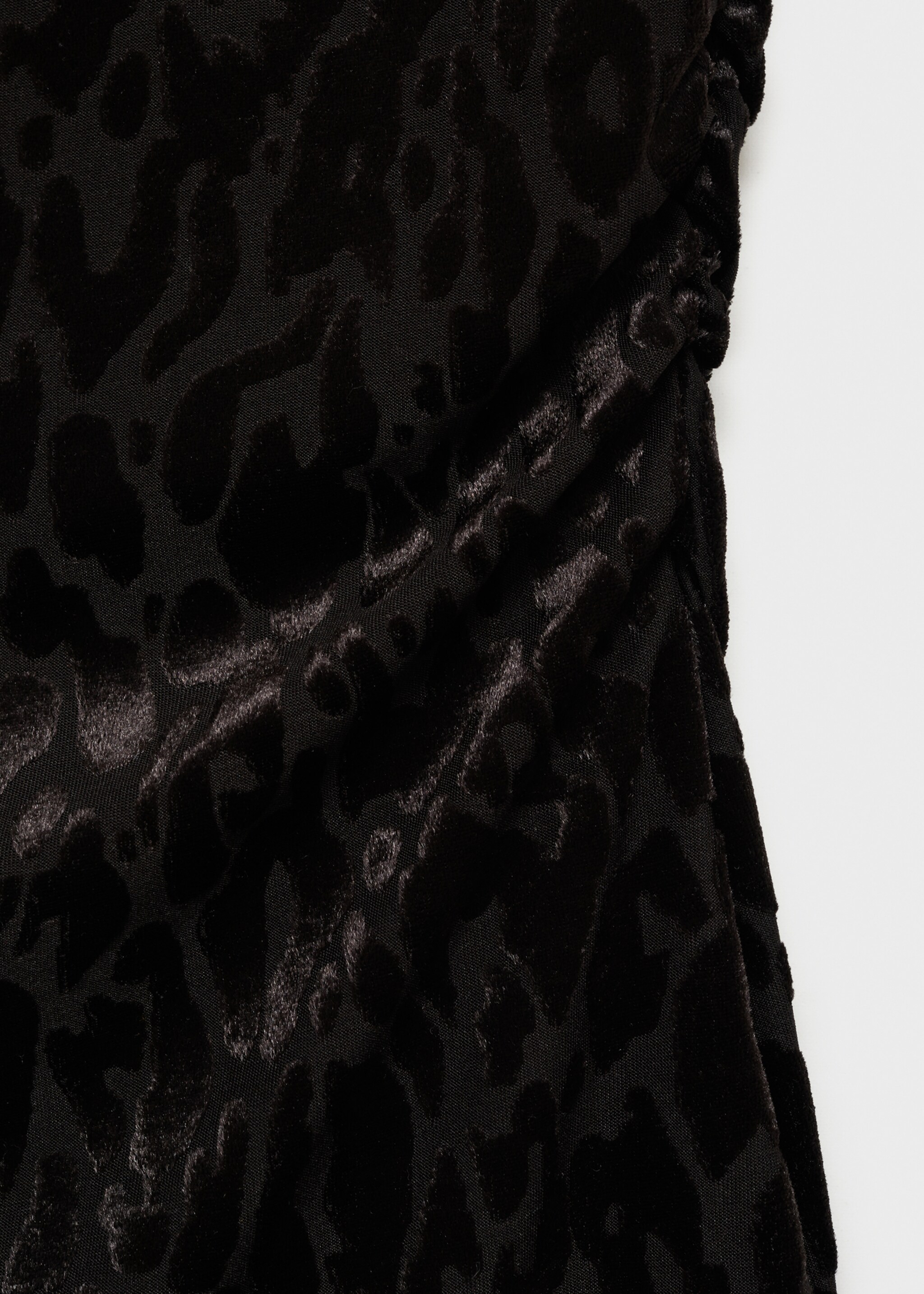 Short velvet leopard-print dress - Details of the article 8, Black. Ref: 77048267-00.
