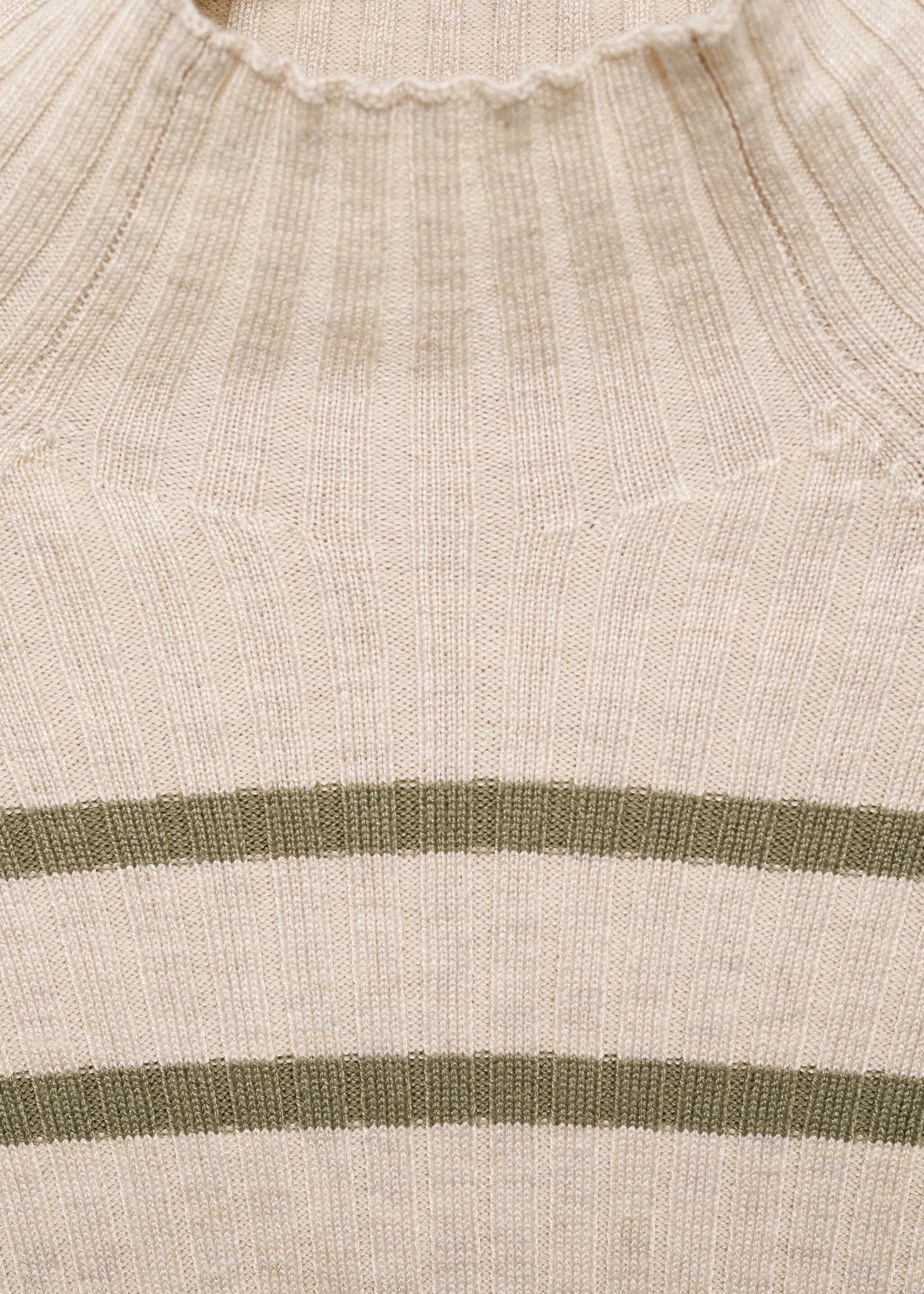 Turtleneck ribbed sweater - Details of the article 8, Sand. Ref: 77048273-00.