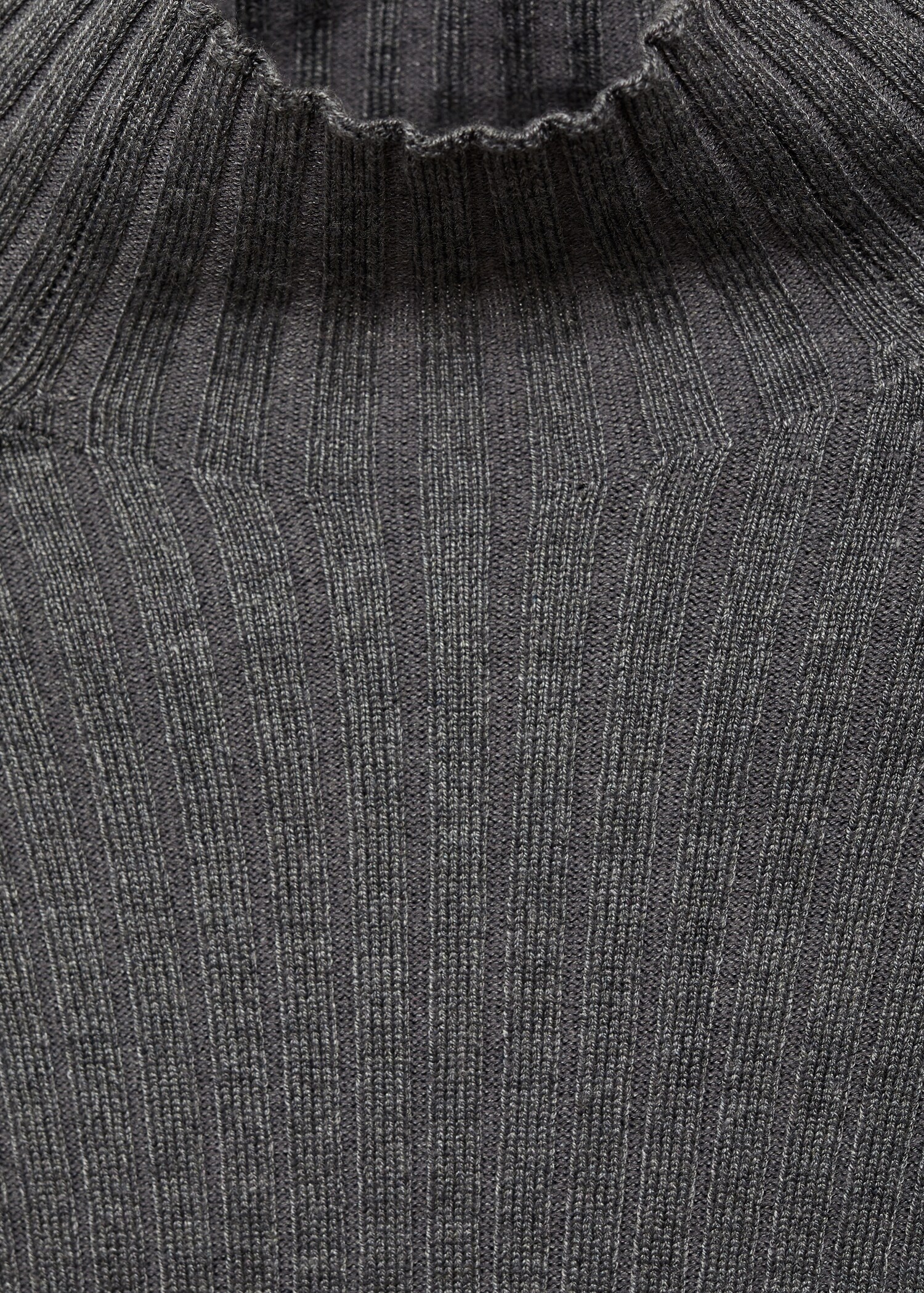 Ripp-Pullover mit Rollkragen - Detail des Artikels 8
