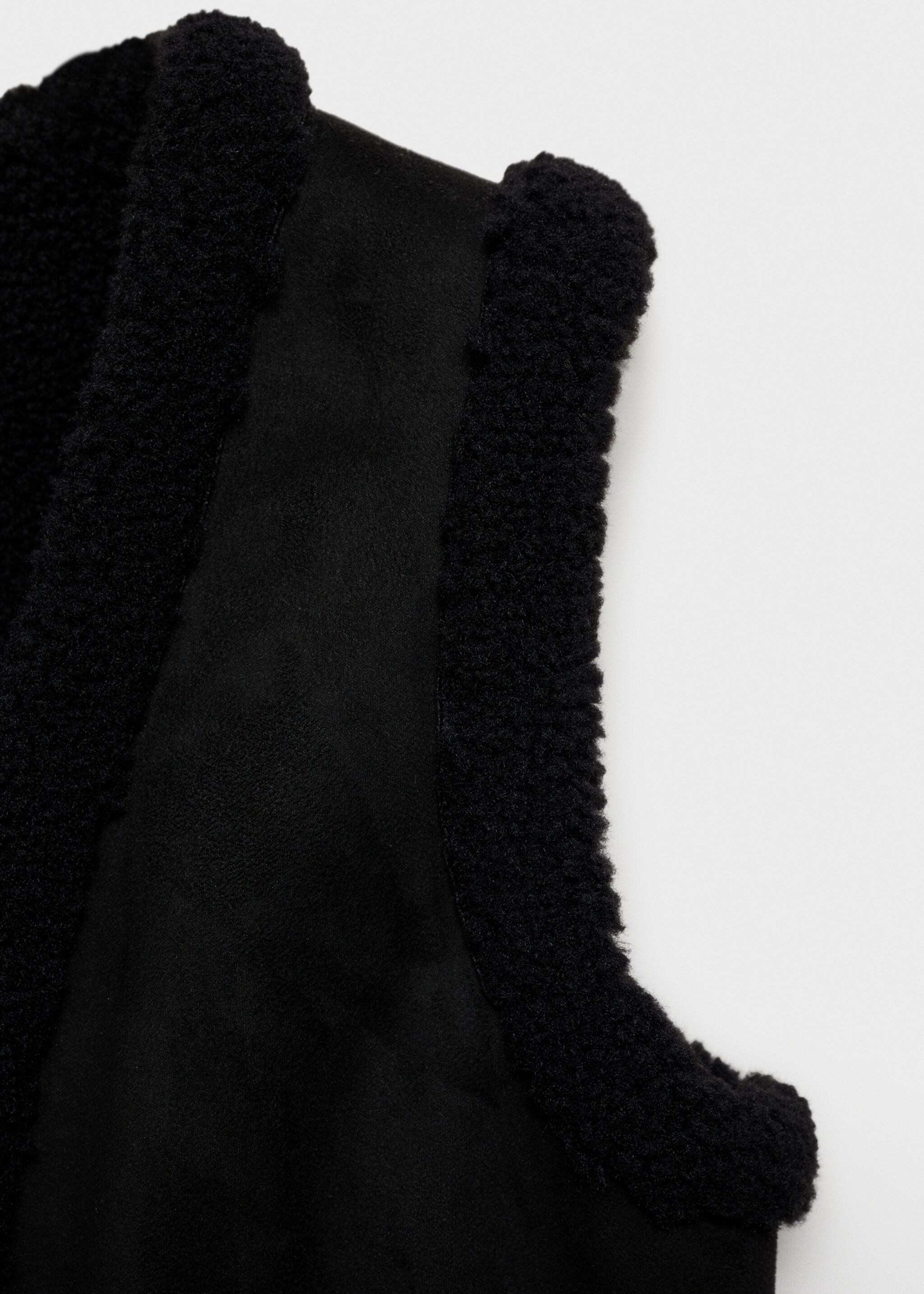 Combined shearling-effect gilet - Details of the article 0, Black. Ref: 77048278-00.