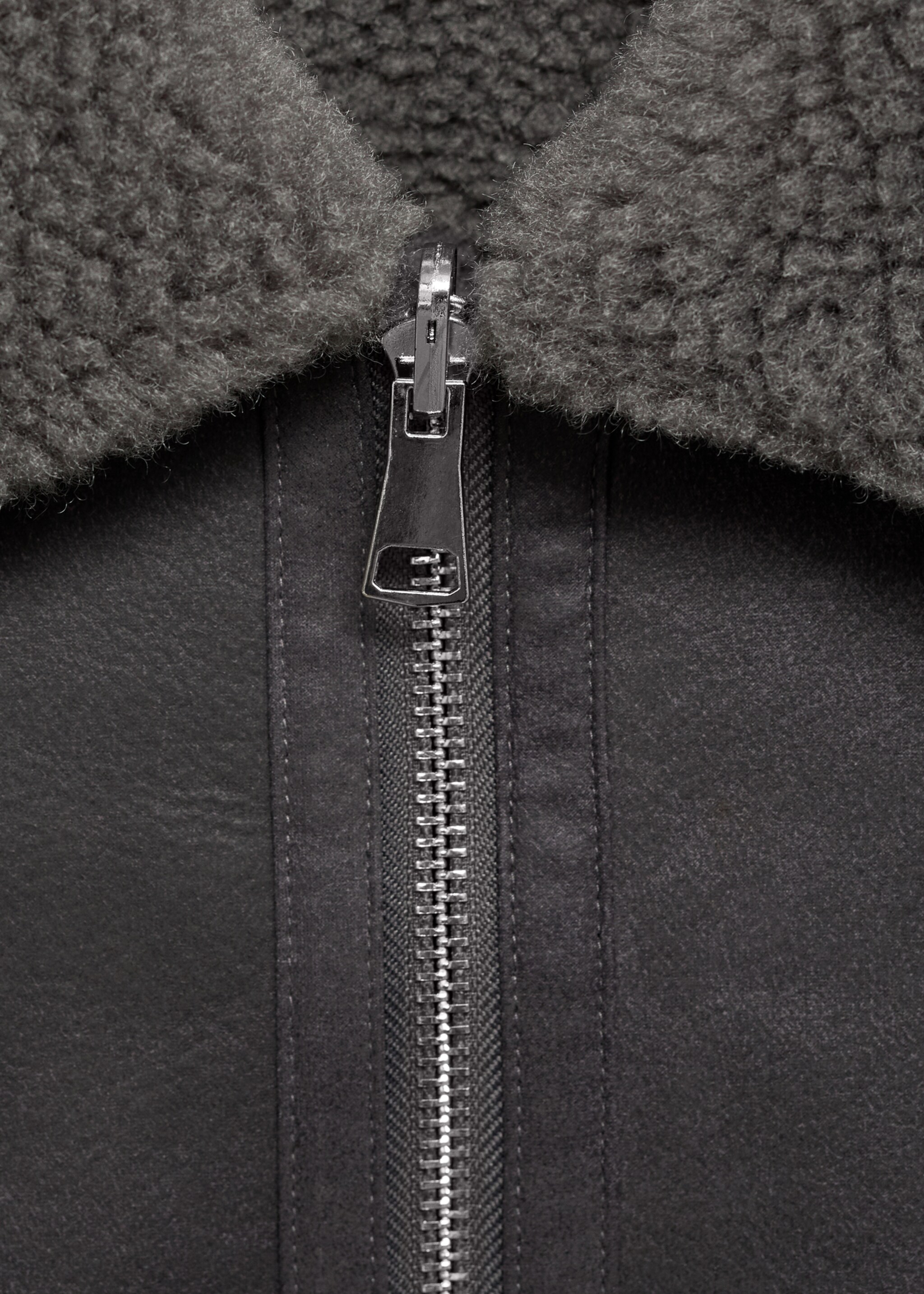 Jacke mit Futter in Lammfelloptik - Detail des Artikels 8, Anthrazit. Ref: 77048281-00.