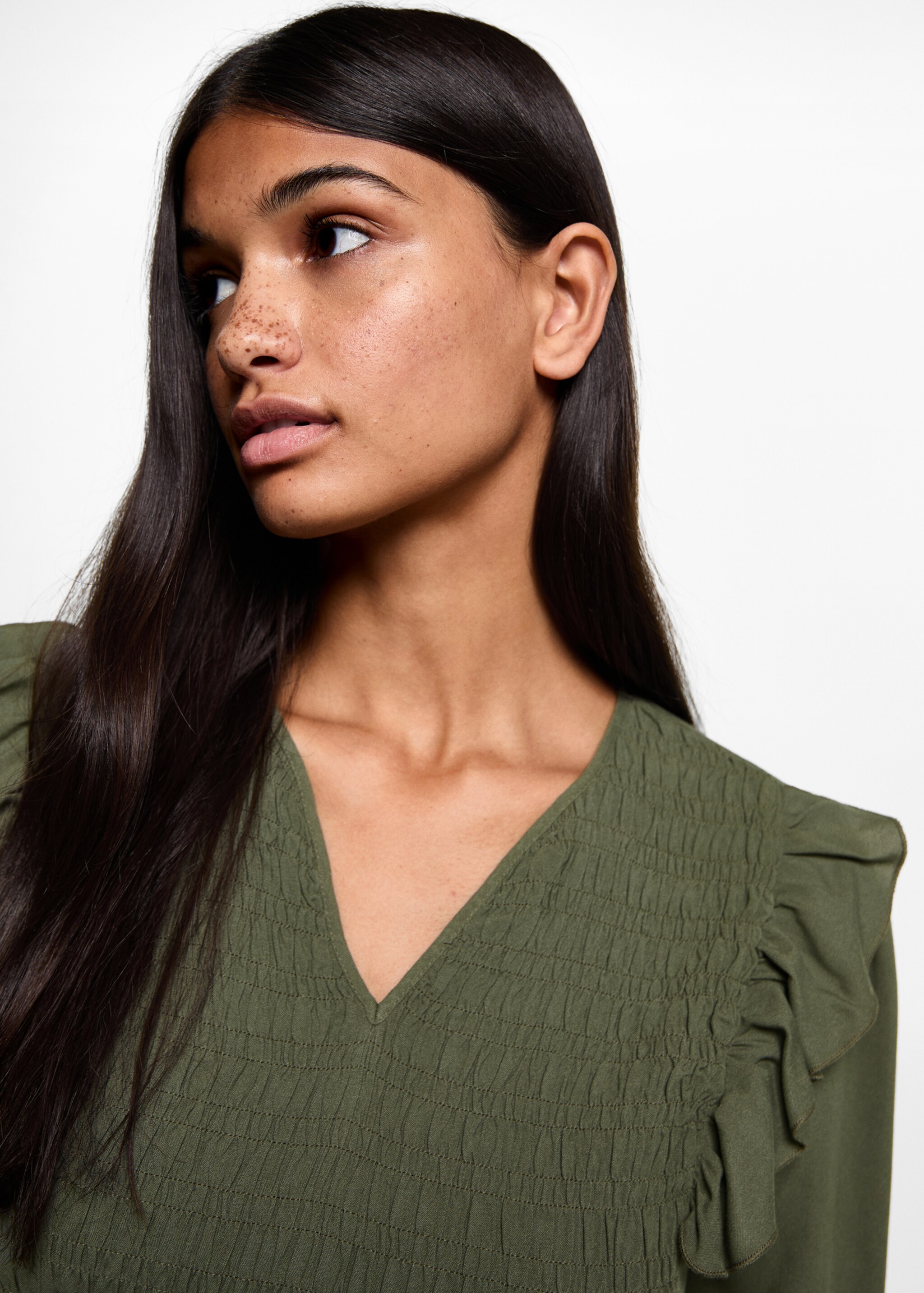 Blusa fruncida volantes - Detalle del artículo 1, Khaki. Ref: 77048286-00.
