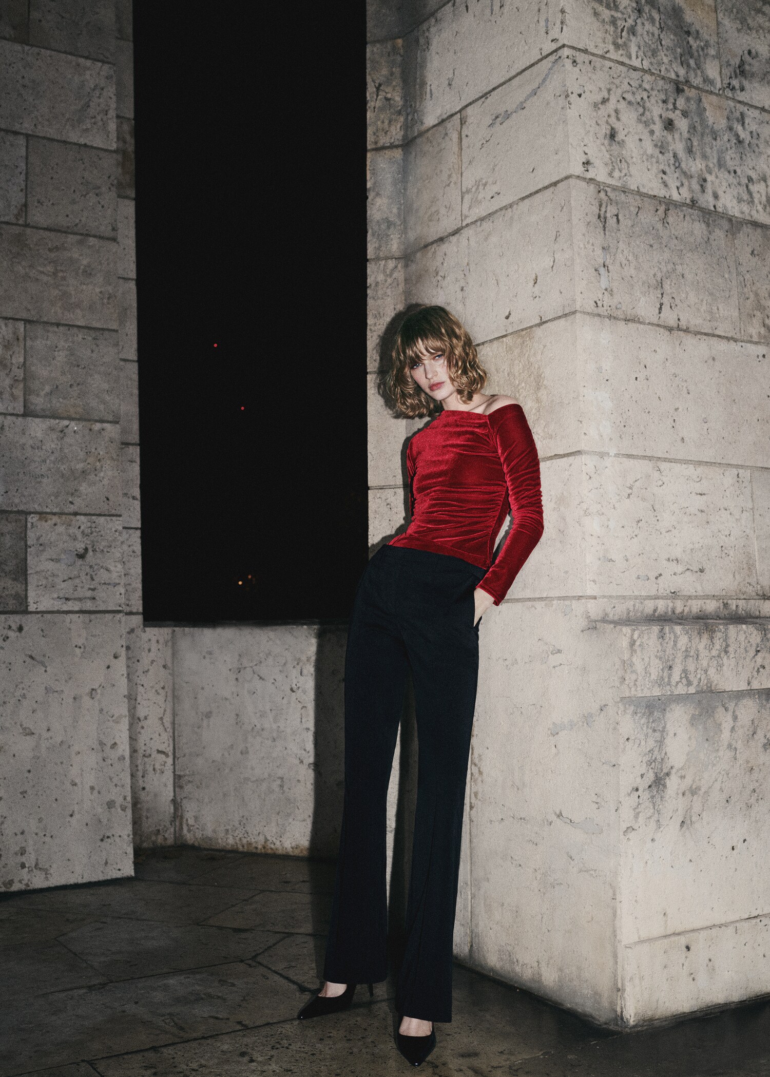 Asymmetric velvet top - Details of the article 6