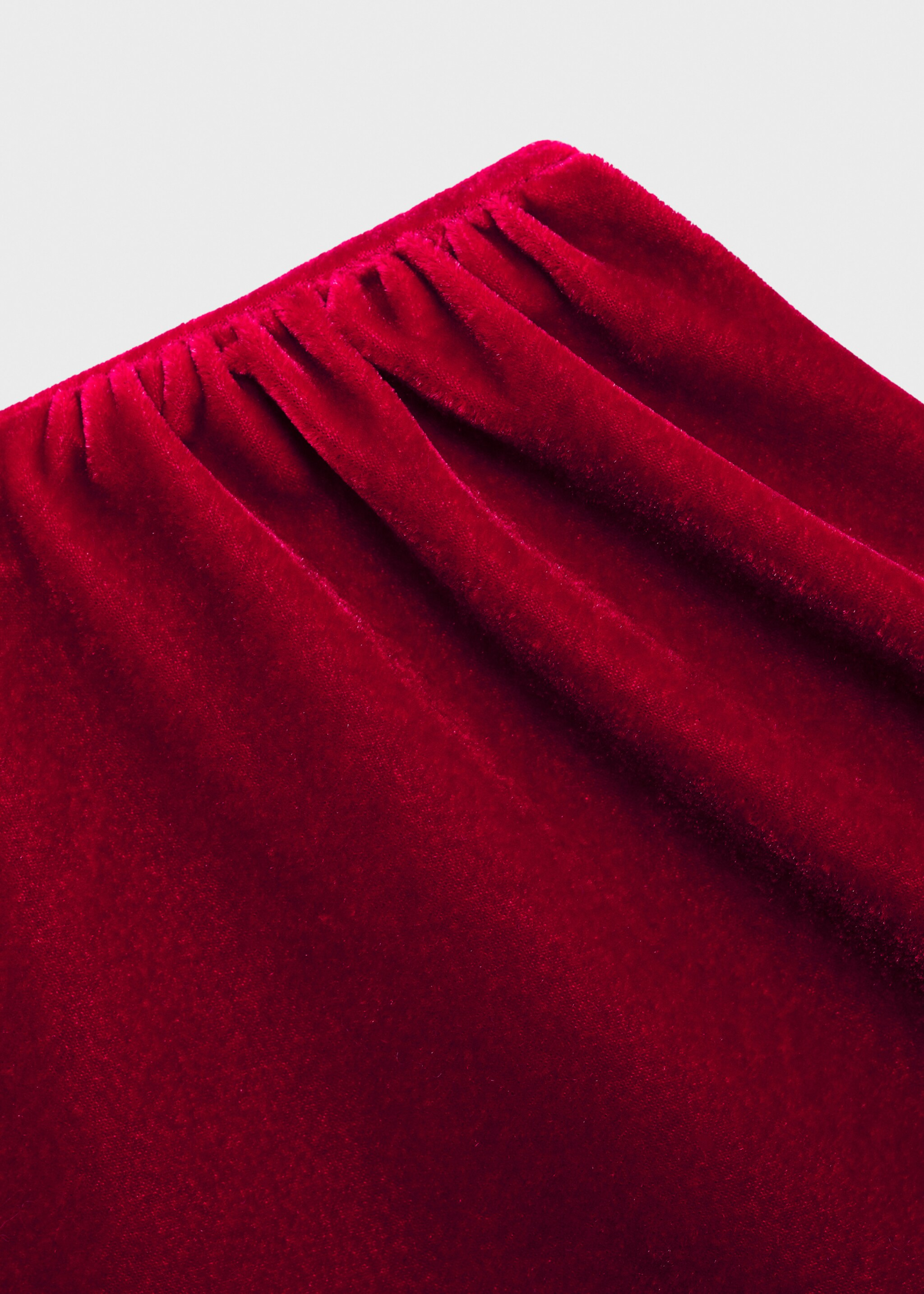 Asymmetric velvet top - Details of the article 8, Red. Ref: 77049060-00.
