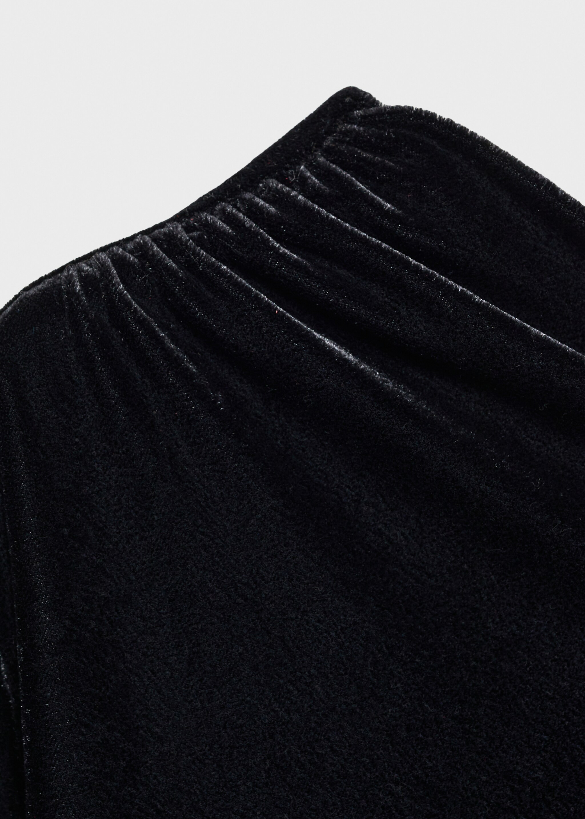 Asymmetric velvet top - Details of the article 8, Black. Ref: 77049060-00.