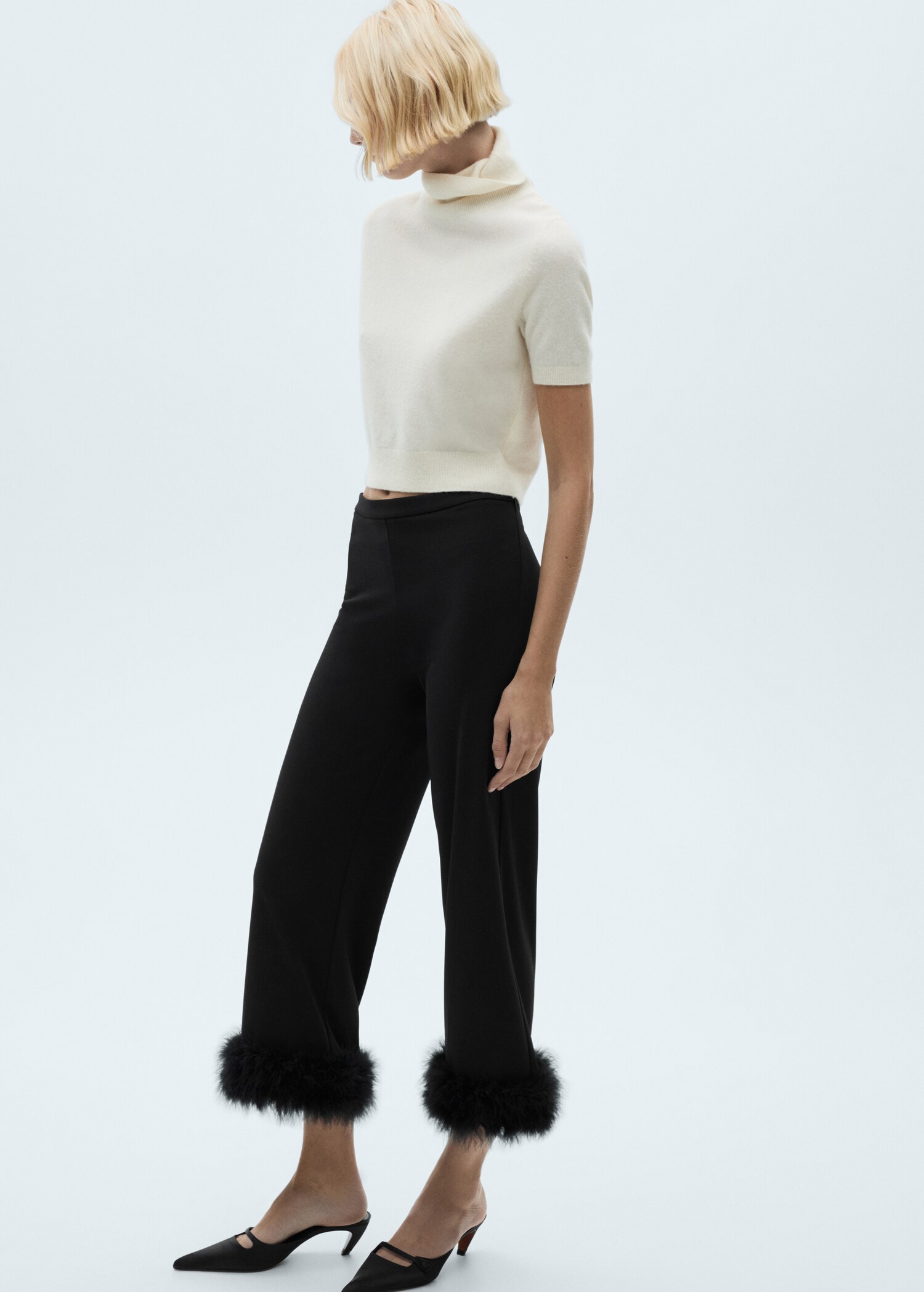 Cropped trousers with feather detail - Details of the article 2
