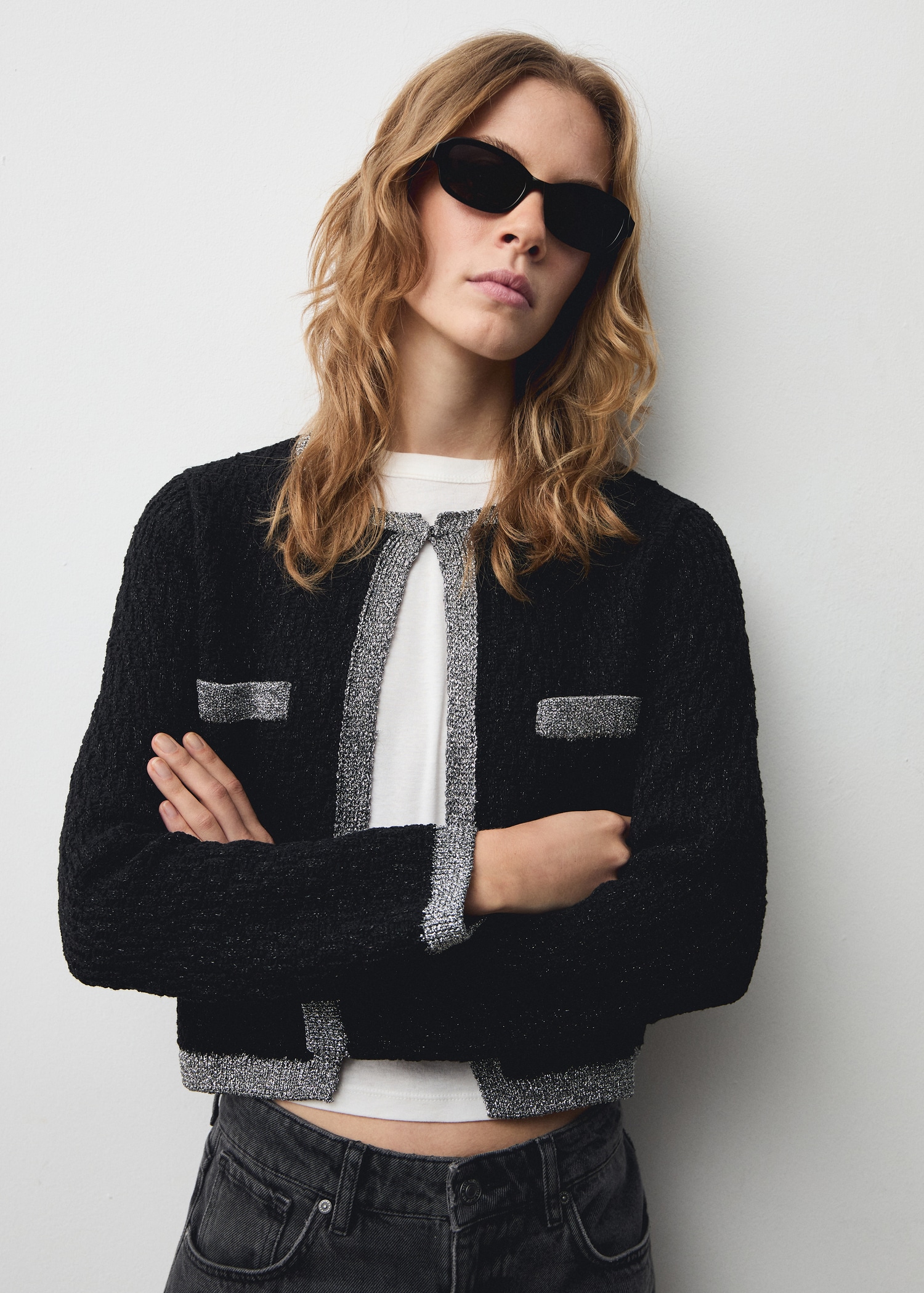 Strickjacke mit Lurexdetail - Mittlere Ansicht