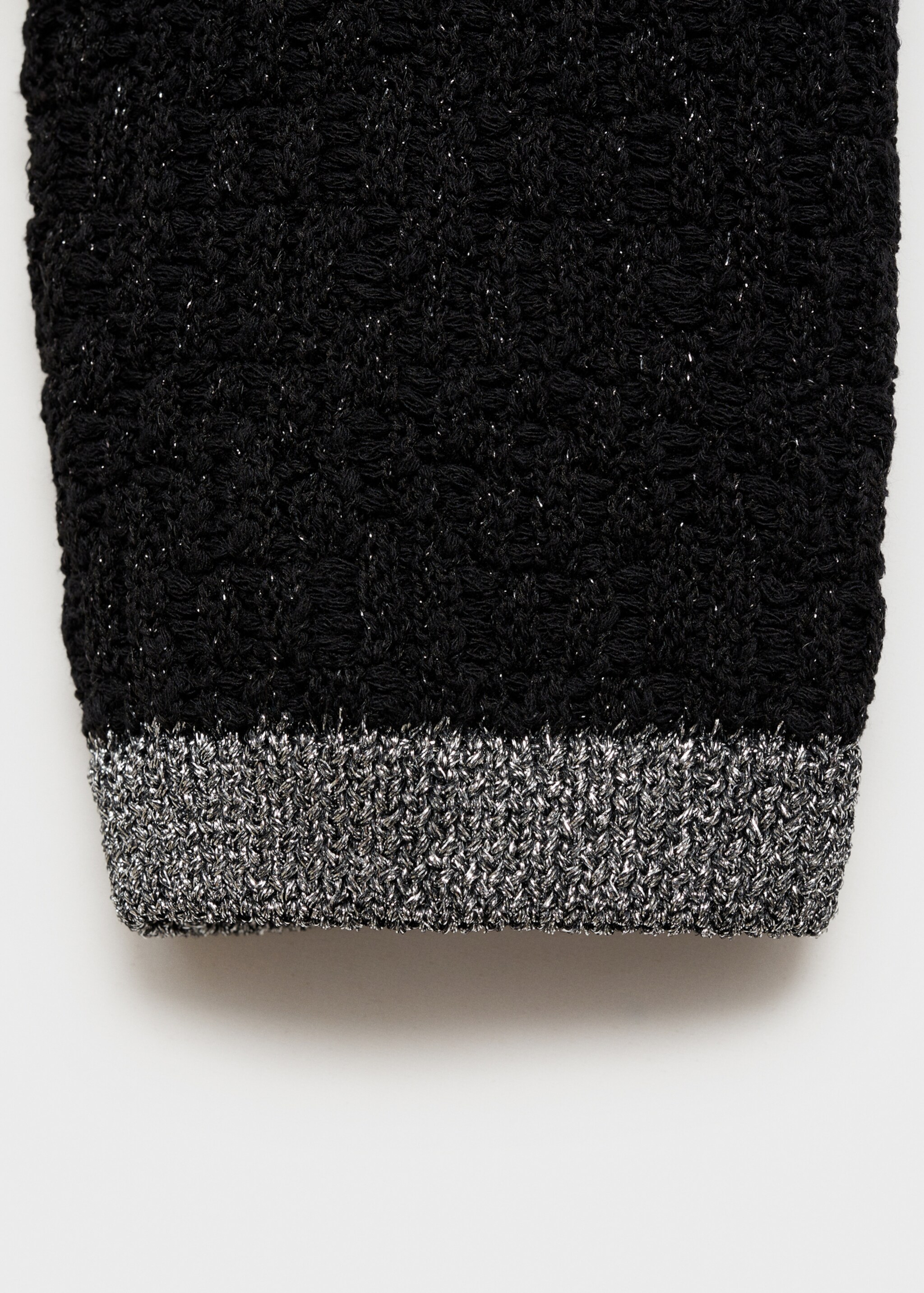 Strickjacke mit Lurexdetail - Detail des Artikels 0, Schwarz. Ref: 77049069-00.