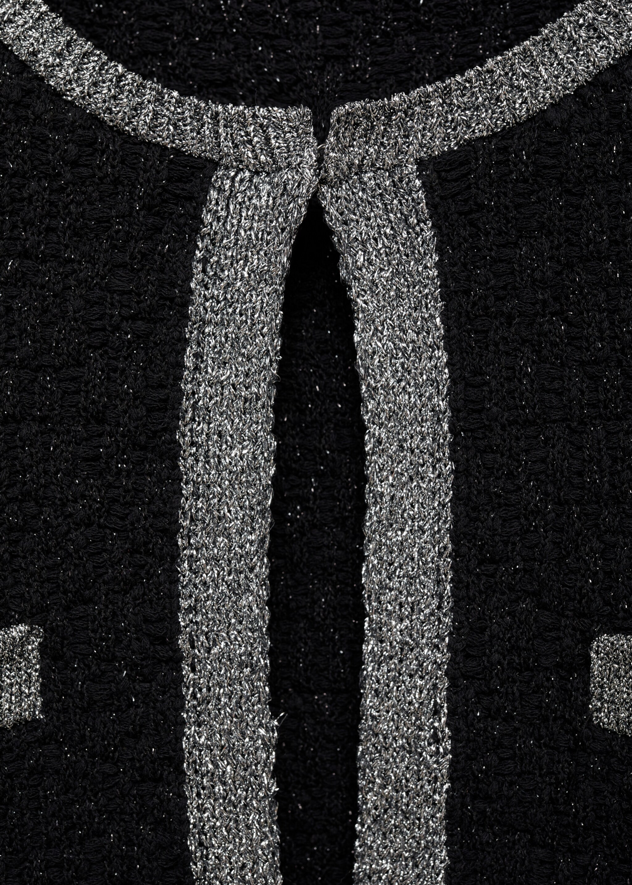 Strickjacke mit Lurexdetail - Detail des Artikels 8, Schwarz. Ref: 77049069-00.