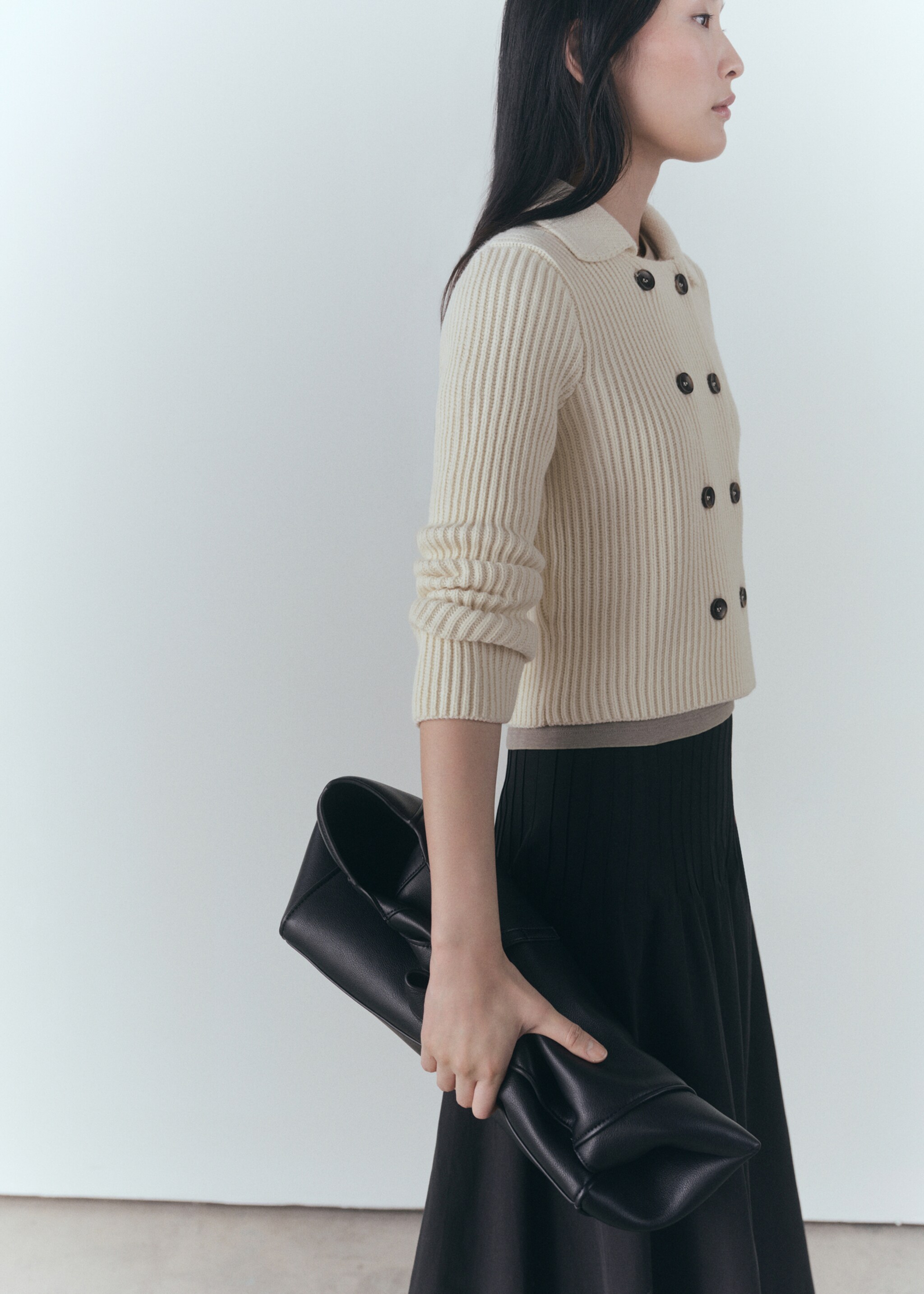 Ribbed jacket with buttons - Medium plane, Ecru. Ref: 77049070-00.