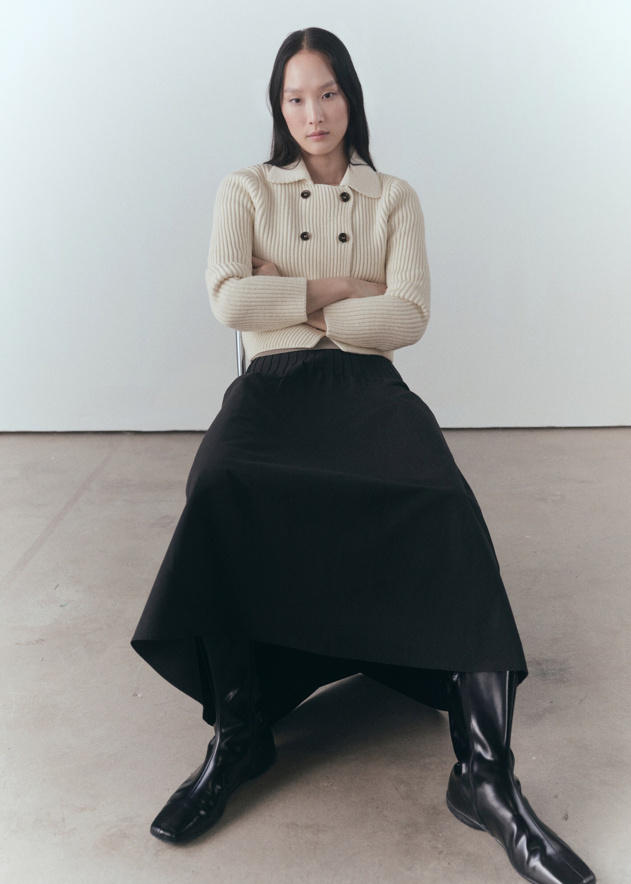 Ribbed jacket with buttons - Details of the article 2, Ecru. Ref: 77049070-00.